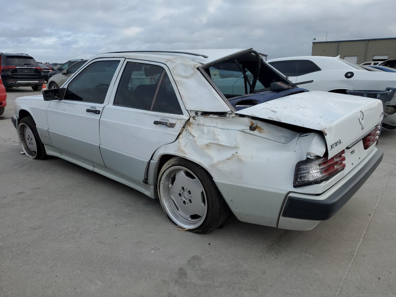 1991 Mercedes-benz 190 E 2.6 White vin: WDBDA29D9MF781134