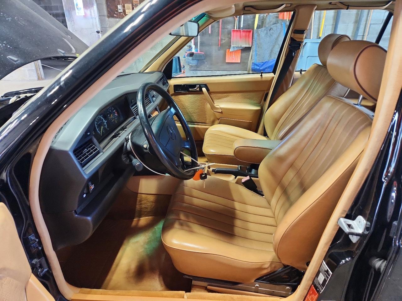 1993 Mercedes-benz 190 E 2.6 Black vin: WDBDA29D9PG029786