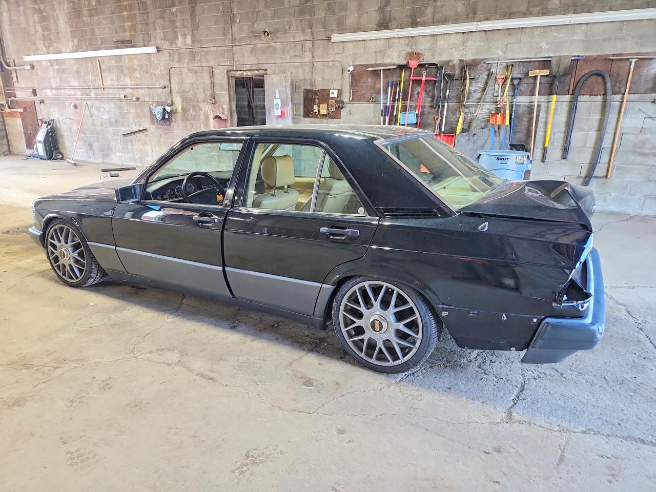 1993 Mercedes-benz 190 E 2.6 Black vin: WDBDA29D9PG029786