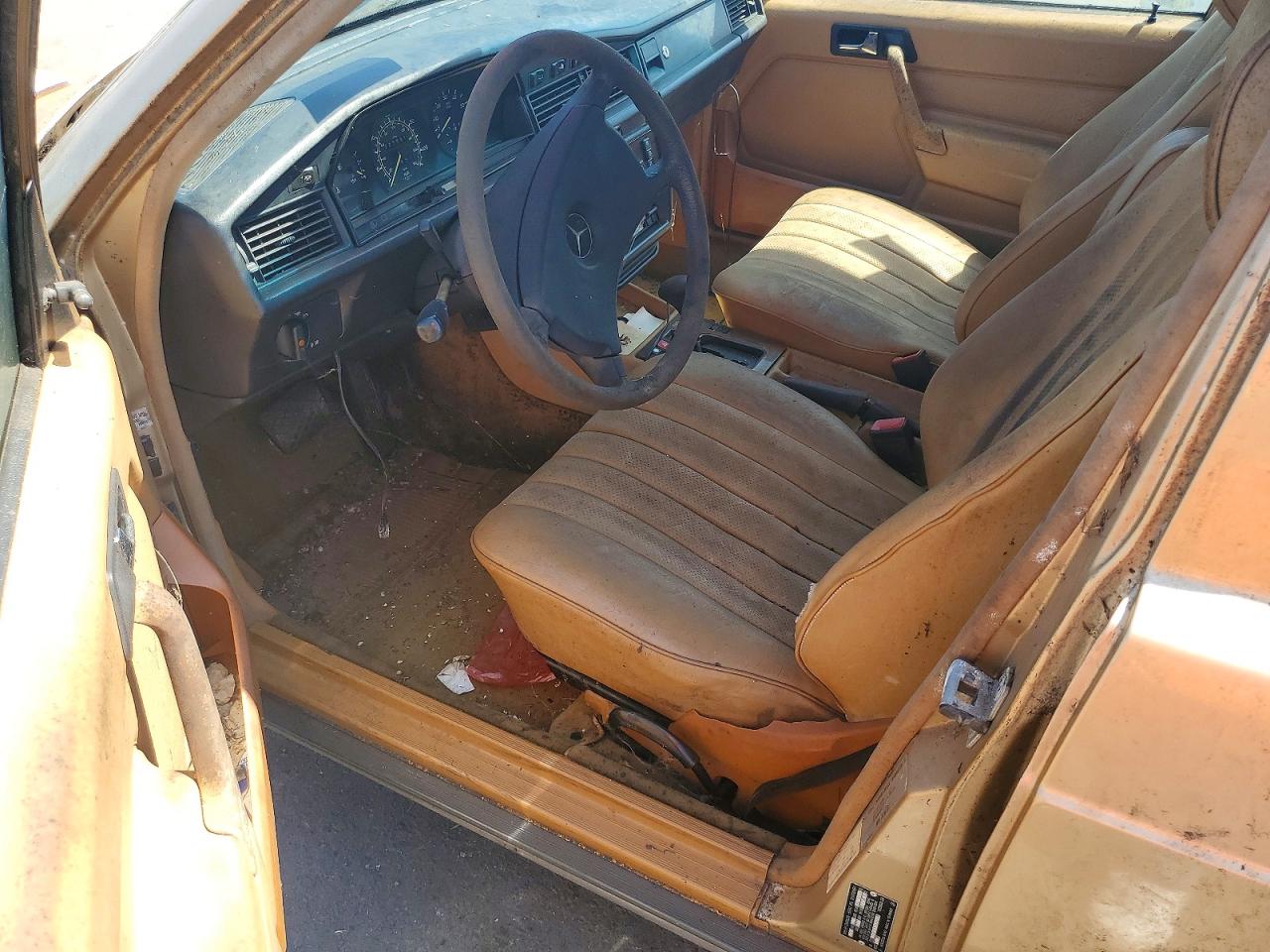 1984 Mercedes-benz 190 D 2.2 Gold vin: WDBDB22A1EA052914