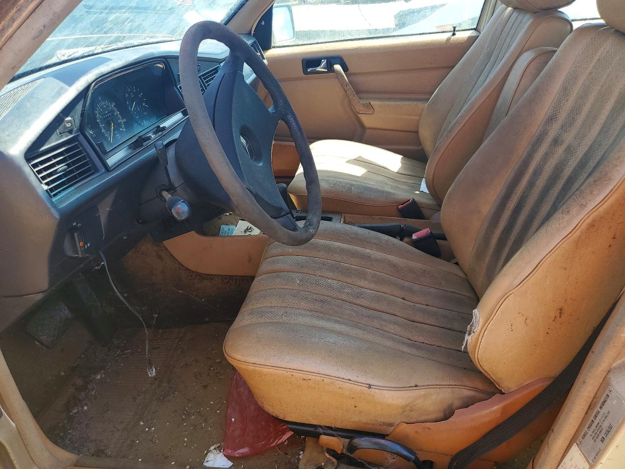 1984 Mercedes-benz 190 D 2.2 Gold vin: WDBDB22A1EA052914