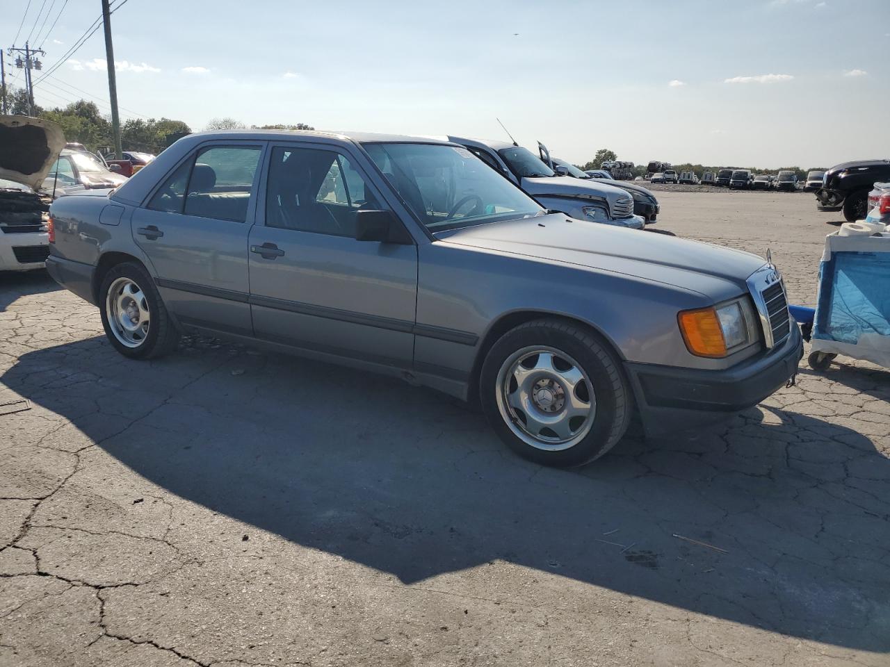 1989 Mercedes-benz 260 E Серый vin: WDBEA26D2KB000709