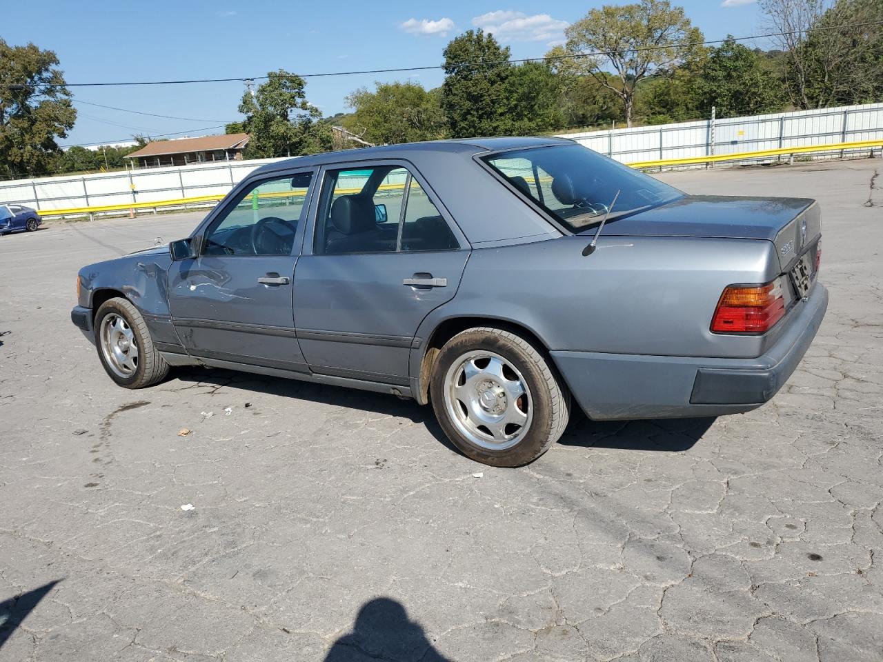 1989 Mercedes-benz 260 E Серый vin: WDBEA26D2KB000709