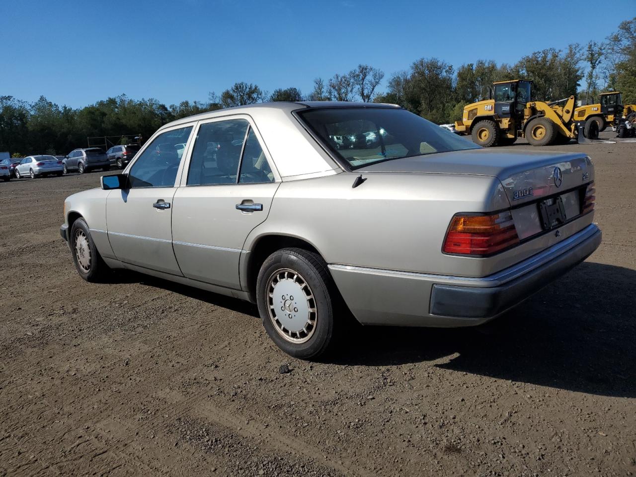 1990 Mercedes-benz 300 E 2.6 Beige vin: WDBEA26D2LB221888