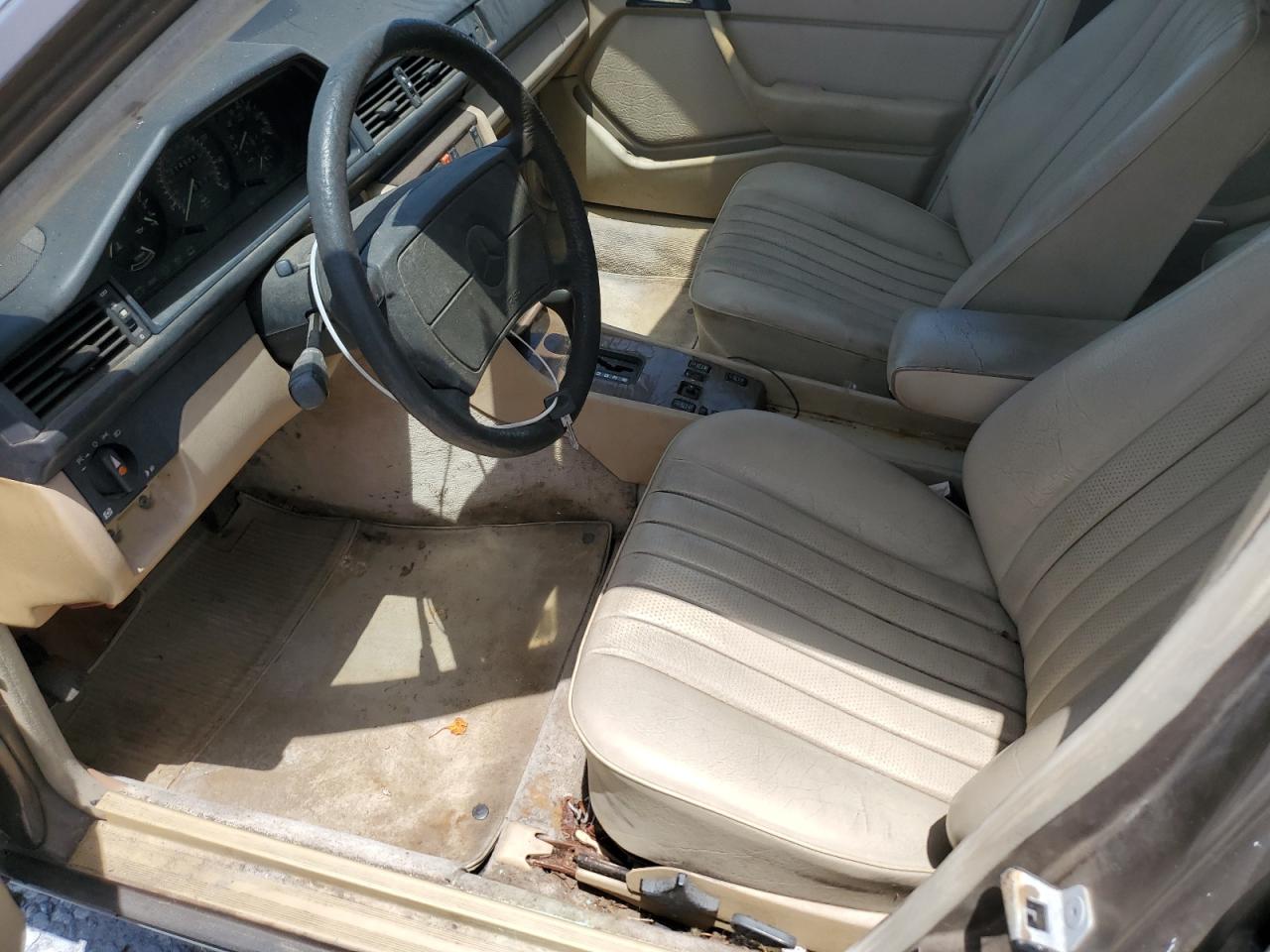 1987 Mercedes-benz 260 E   Серый vin: WDBEA26D5HA535029
