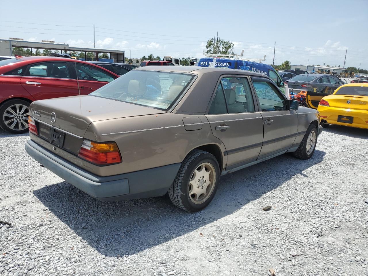 1987 Mercedes-benz 260 E   Серый vin: WDBEA26D5HA535029