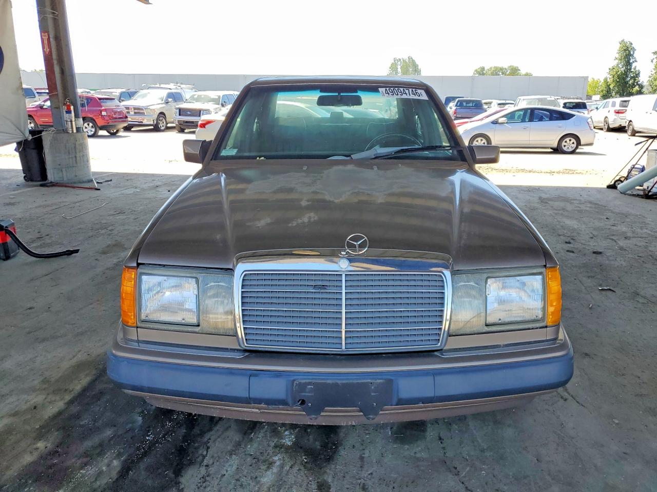 1990 Mercedes Benz 300 E 2.6 Brown vin: WDBEA26D5LB281082