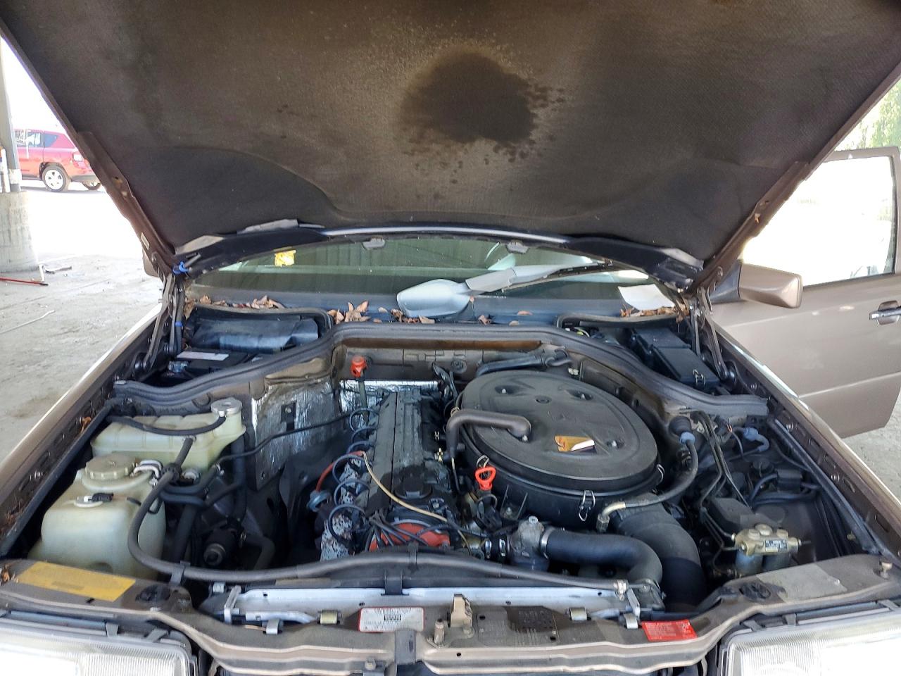 1990 Mercedes Benz 300 E 2.6 Brown vin: WDBEA26D5LB281082