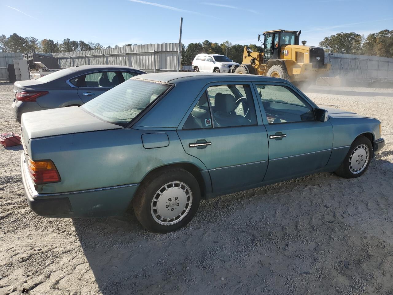 1992 Mercedes-benz 300 E 2.6 Бирюзовый vin: WDBEA26D7NB552341
