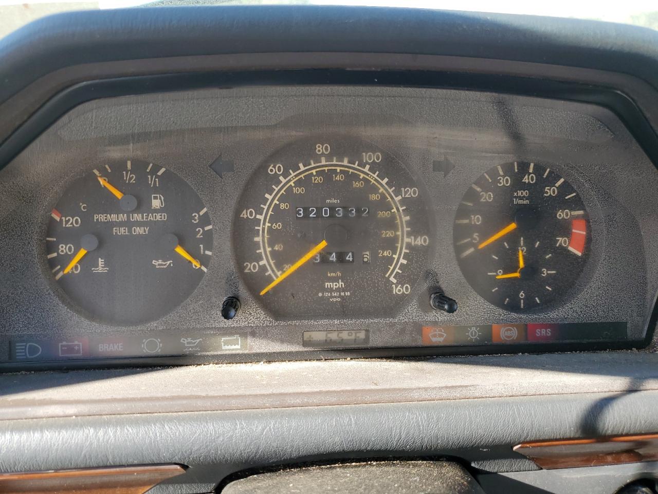 1992 Mercedes-benz 300 E 2.6 Бирюзовый vin: WDBEA26D7NB552341