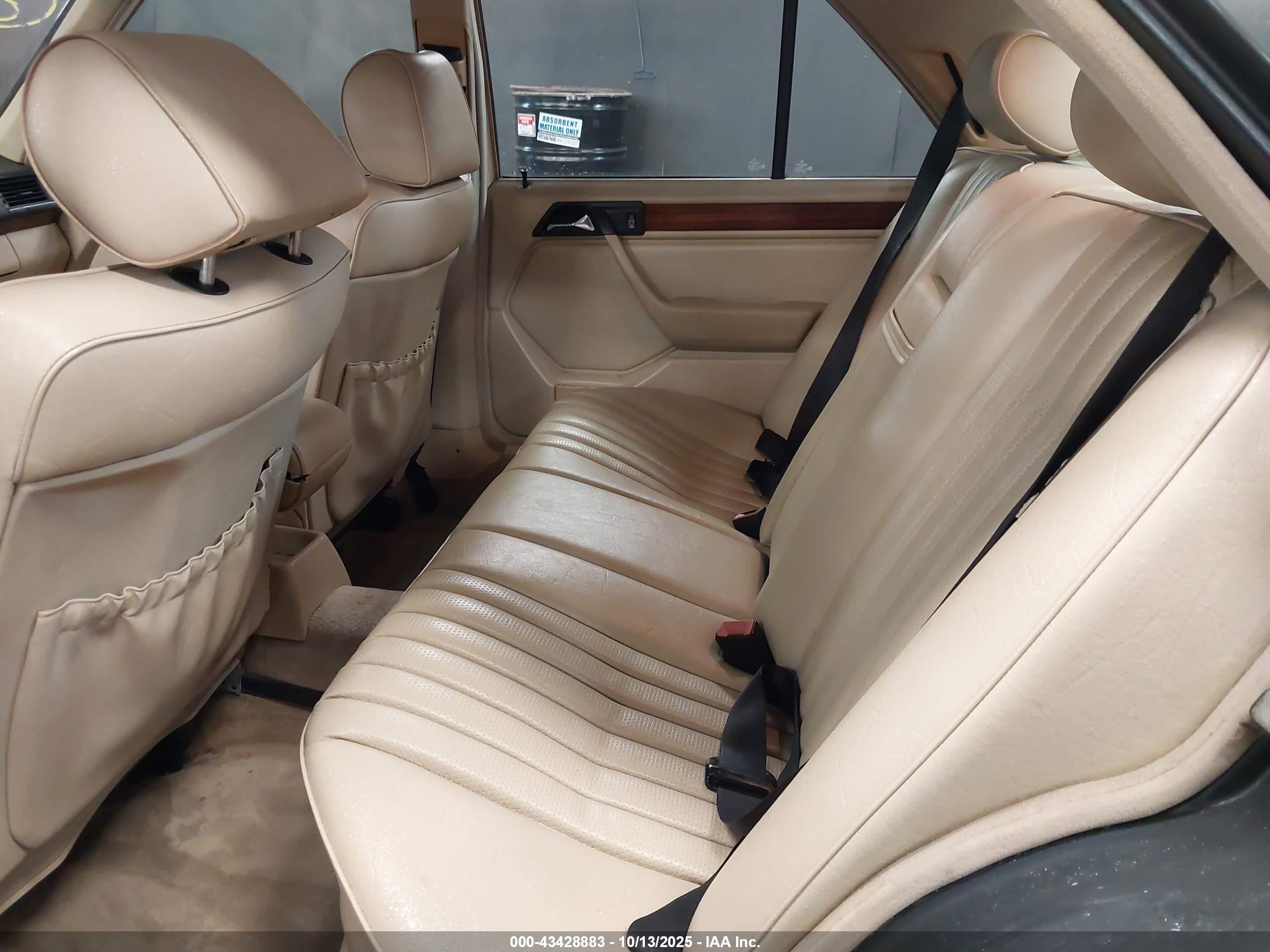 1990 Mercedes-benz 300 E 2.6 Gray vin: WDBEA26DXLB217152