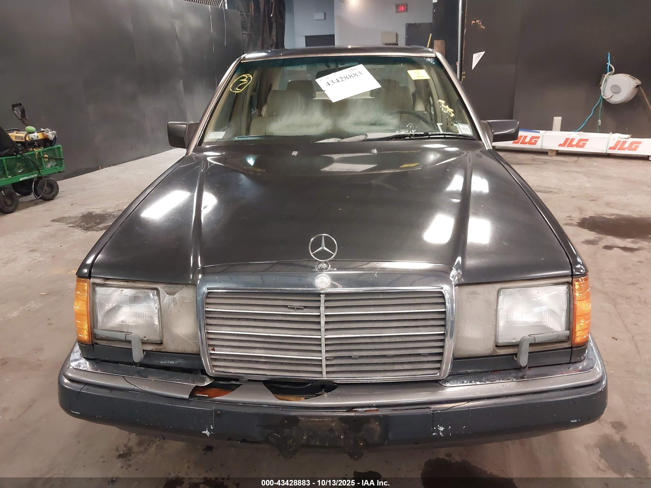 1990 Mercedes-benz 300 E 2.6 Gray vin: WDBEA26DXLB217152
