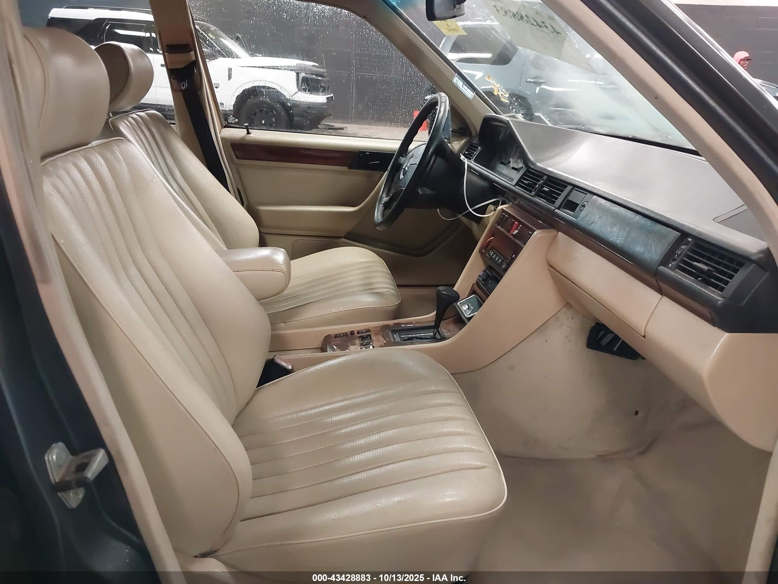 1990 Mercedes-benz 300 E 2.6 Gray vin: WDBEA26DXLB217152