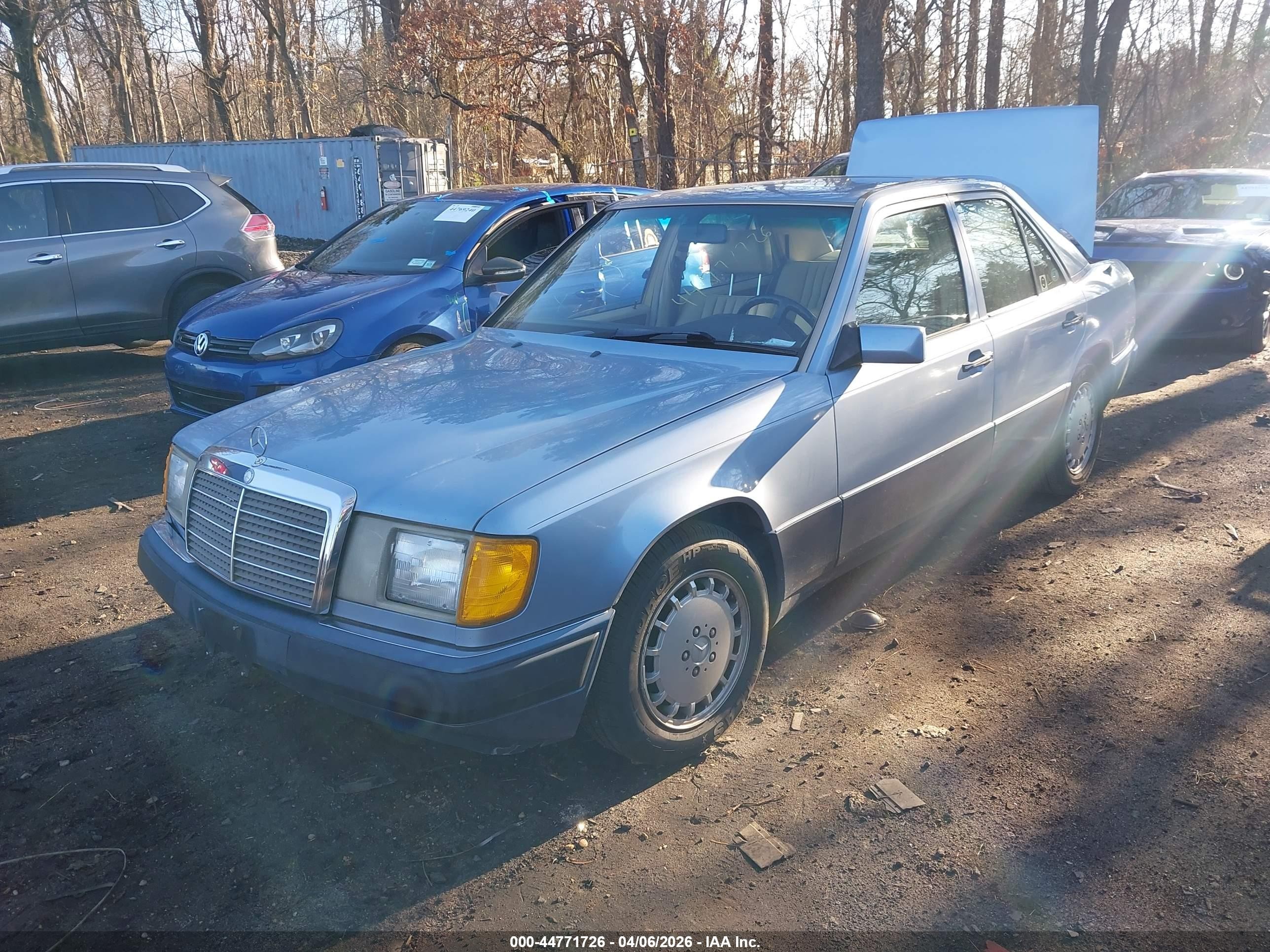 1991 Mercedes-benz 300 E 2.6 Blue vin: WDBEA26E7MB431560