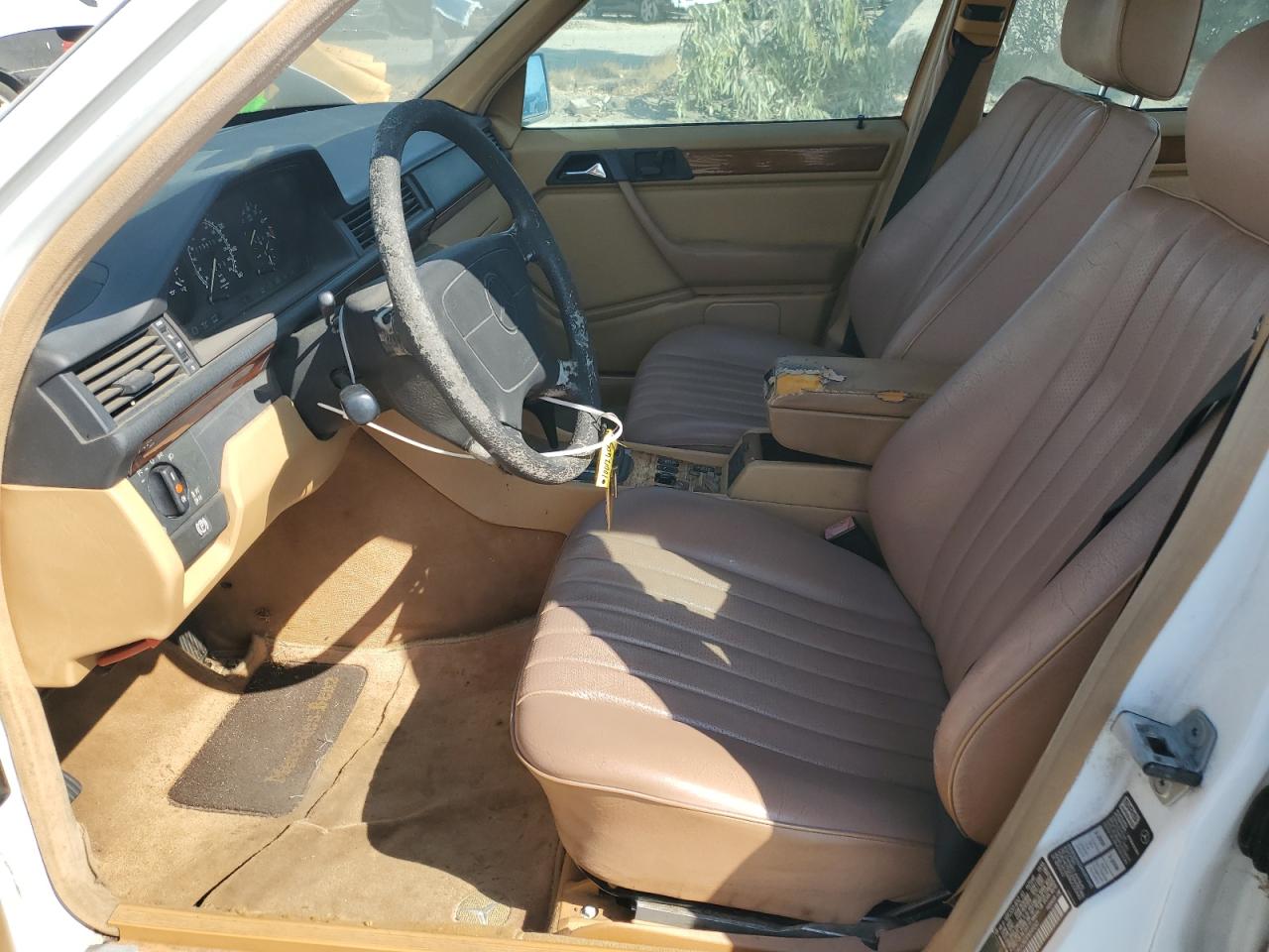 1993 Mercedes-benz 300 E 2.8 Белый vin: WDBEA28E3PB949263