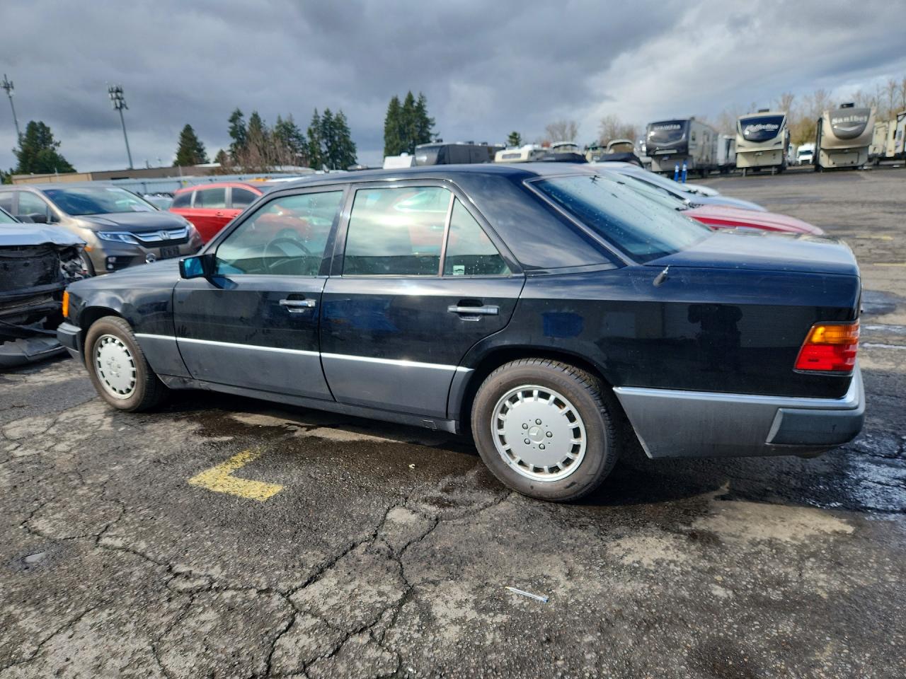 1993 Mercedes-benz 300 E 2.8 Черный vin: WDBEA28E4PB858079