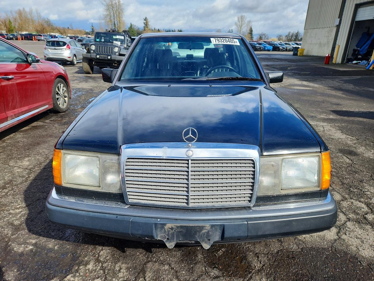 1993 Mercedes-benz 300 E 2.8 Черный vin: WDBEA28E4PB858079