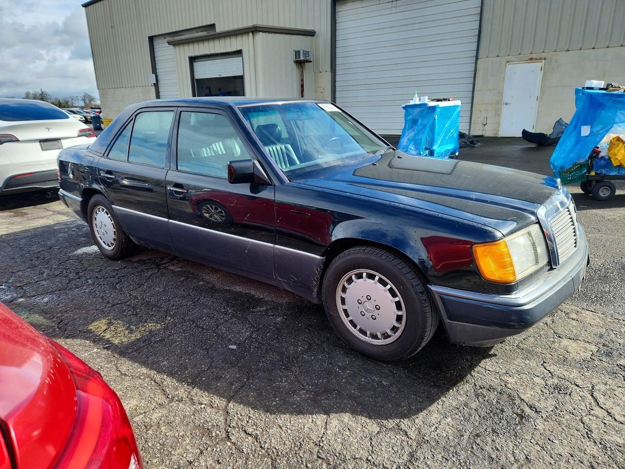 1993 Mercedes-benz 300 E 2.8 Черный vin: WDBEA28E4PB858079