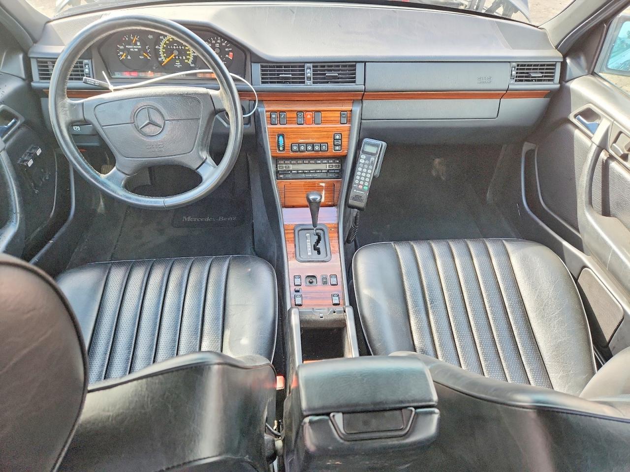1993 Mercedes-benz 300 E 2.8 Черный vin: WDBEA28E4PB858079