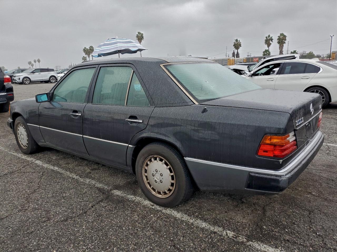 1993 Mercedes-benz 300 E 2.8 Серый vin: WDBEA28E7PB978653
