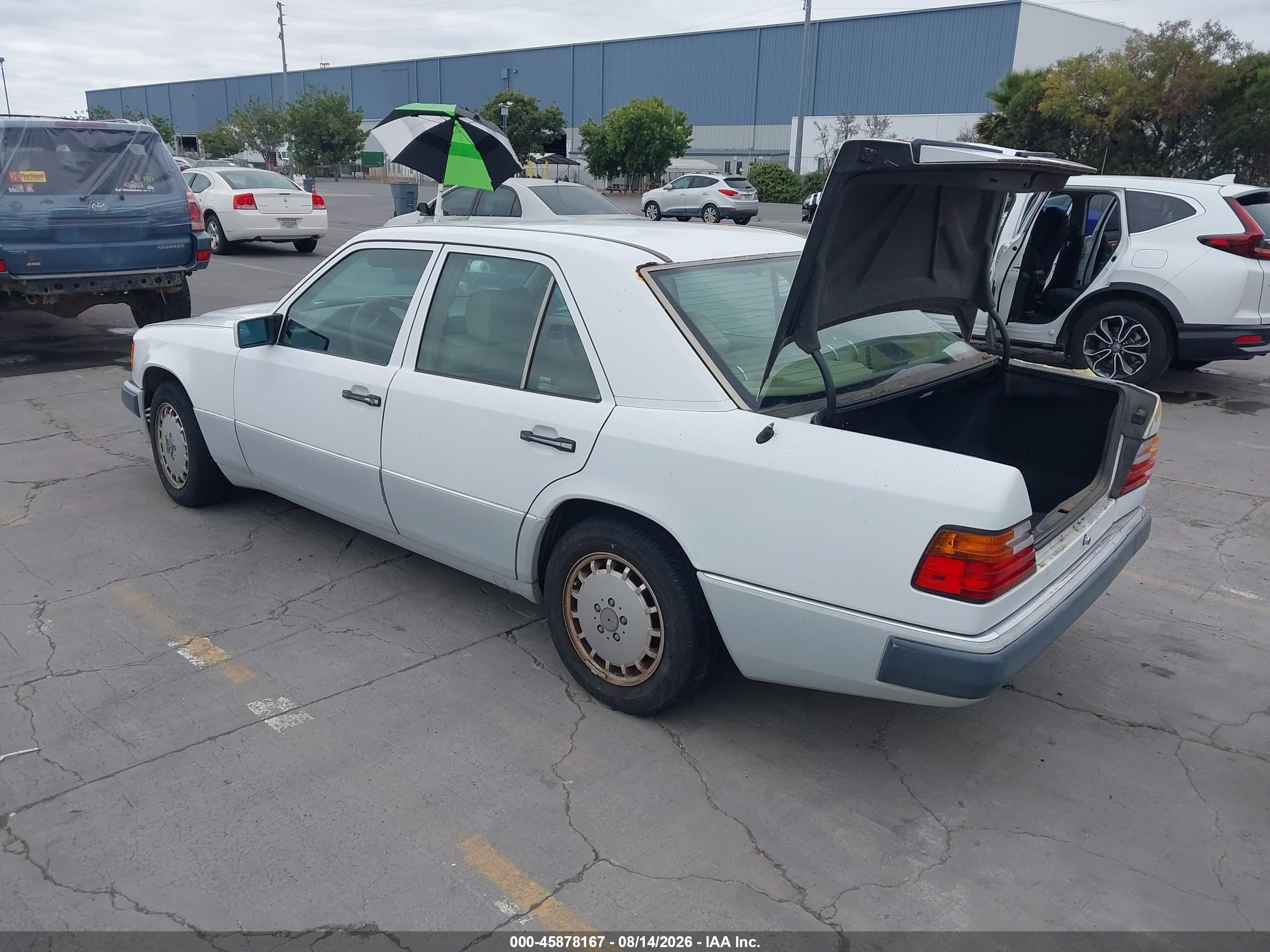 1993 Mercedes-benz 300 E 2.8 White vin: WDBEA28E8PB995171
