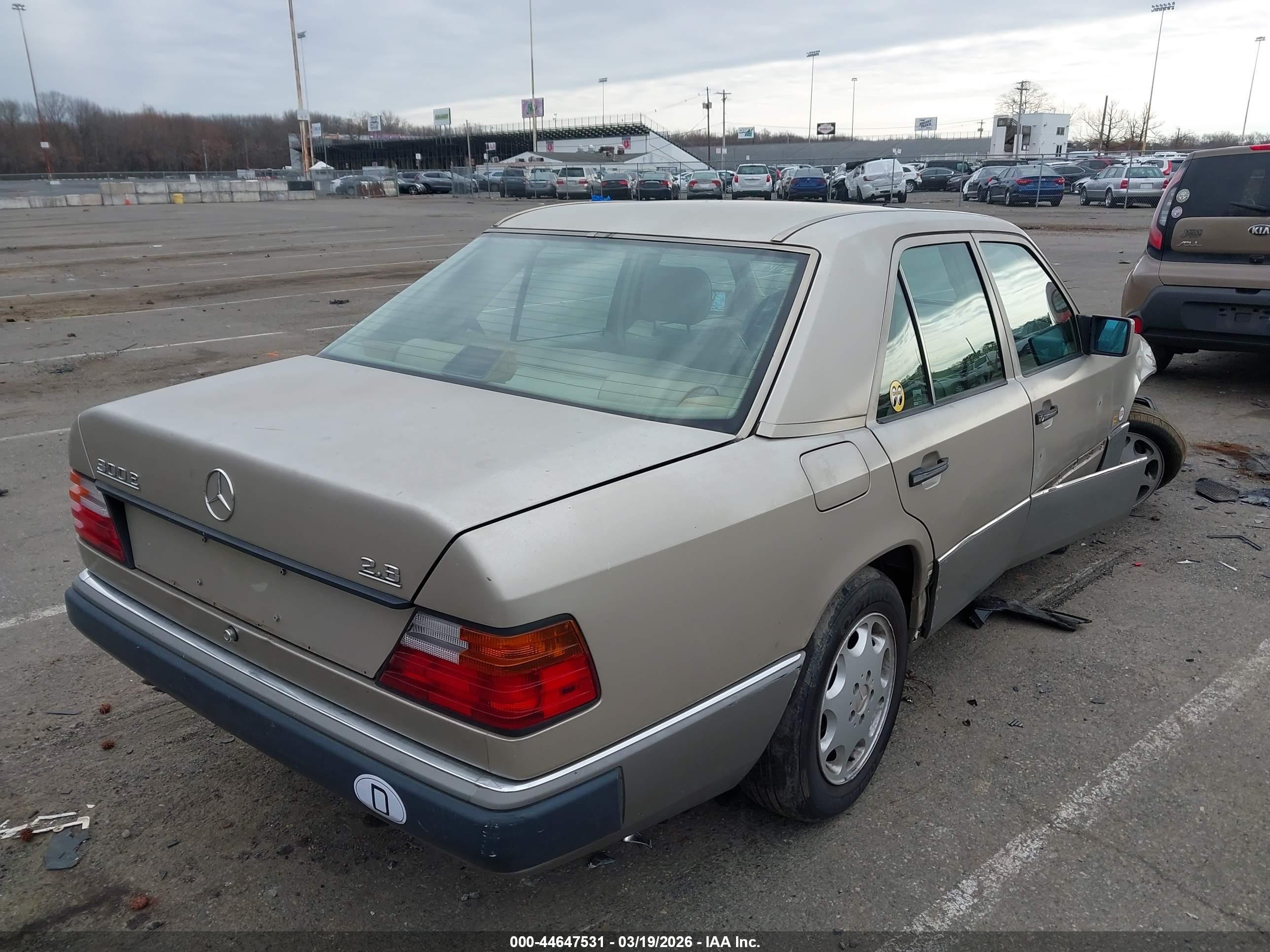 1993 Mercedes-benz 300 E 2.8 Beige vin: WDBEA28E9PB924349