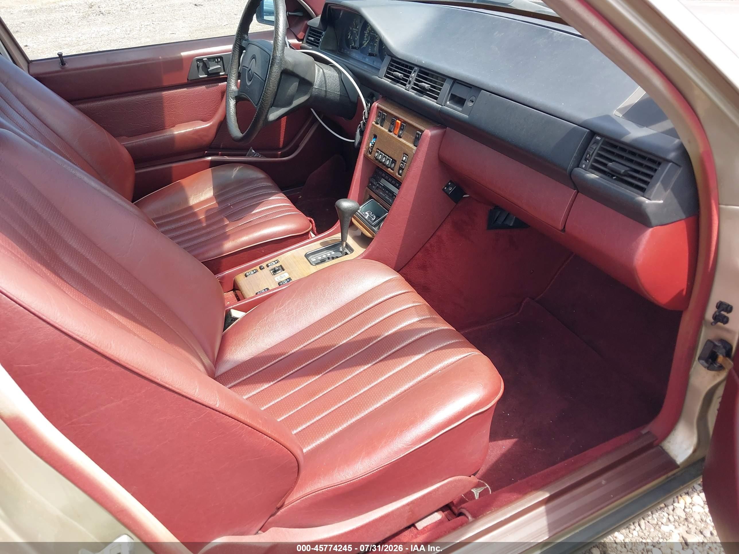 1987 Mercedes-benz 300 E Gold vin: WDBEA30D0HA558474