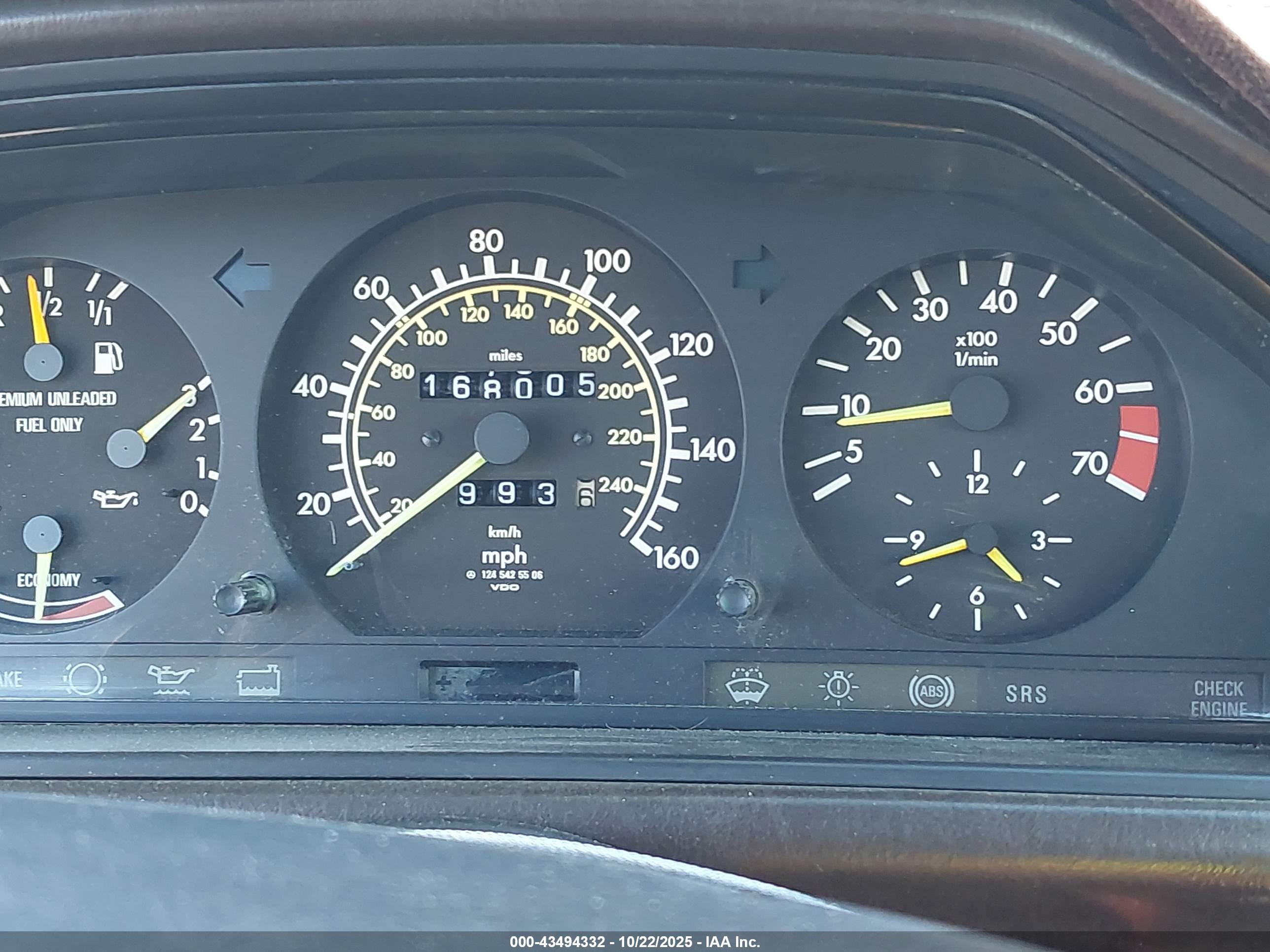 1988 Mercedes-benz 300 E Золотой vin: WDBEA30D1JA682307