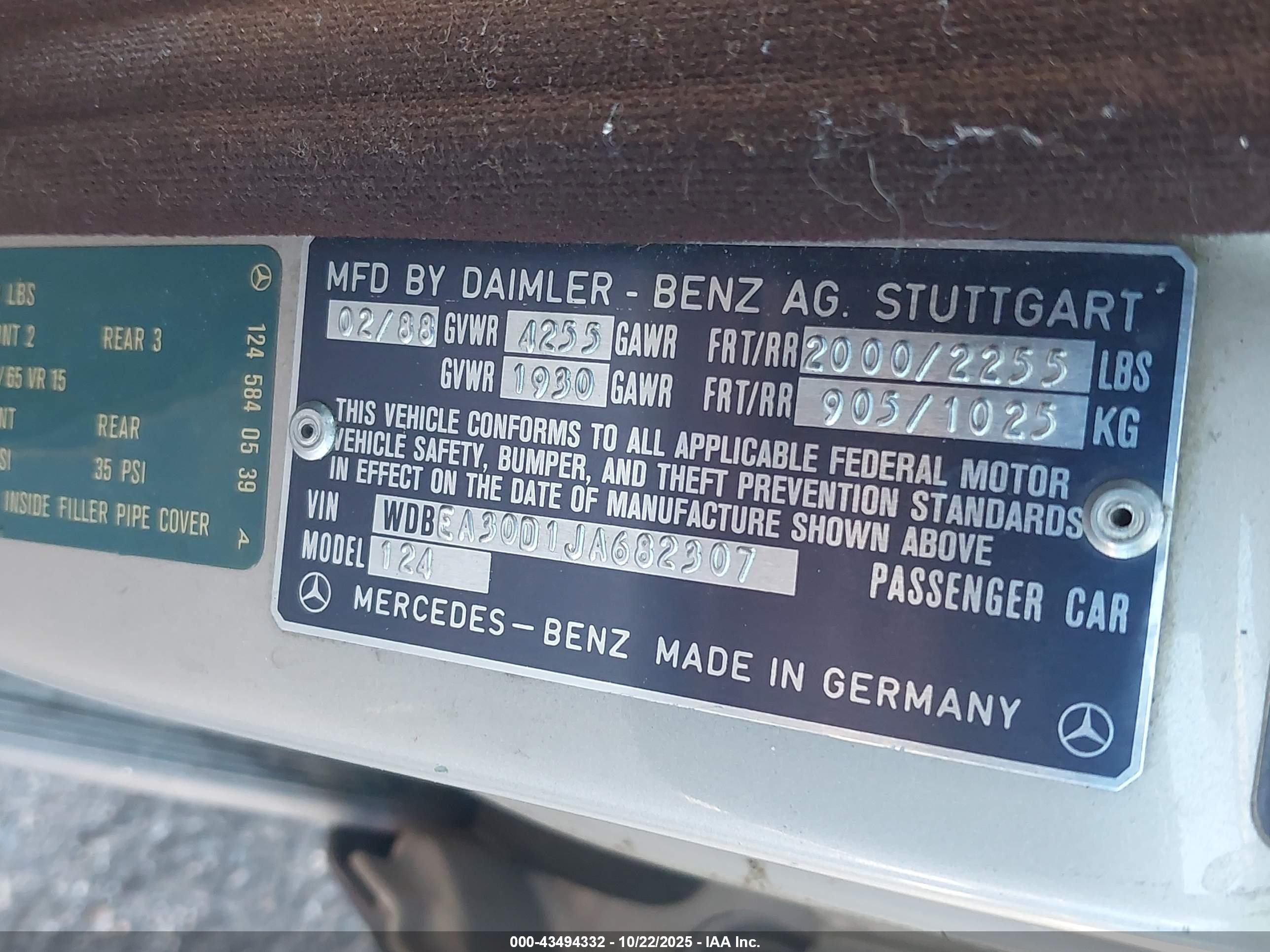 1988 Mercedes-benz 300 E Золотой vin: WDBEA30D1JA682307