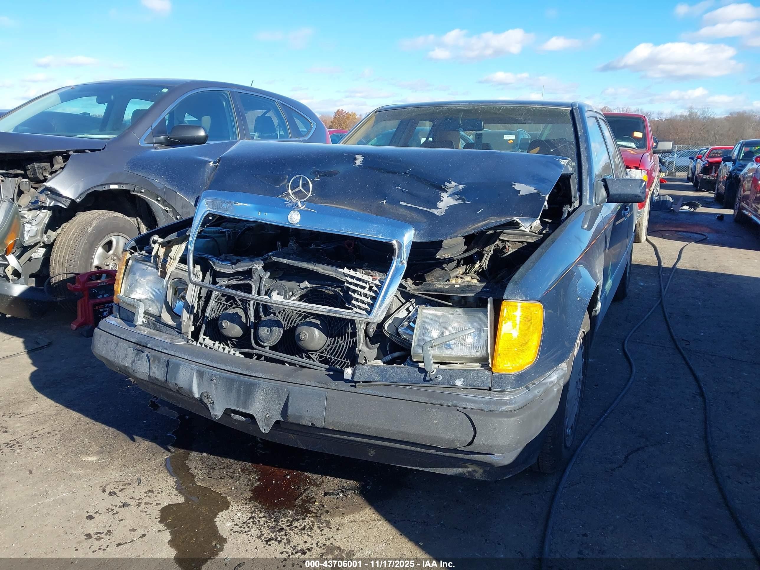 1991 Mercedes-benz 300 E Черный vin: WDBEA30D2MB400741