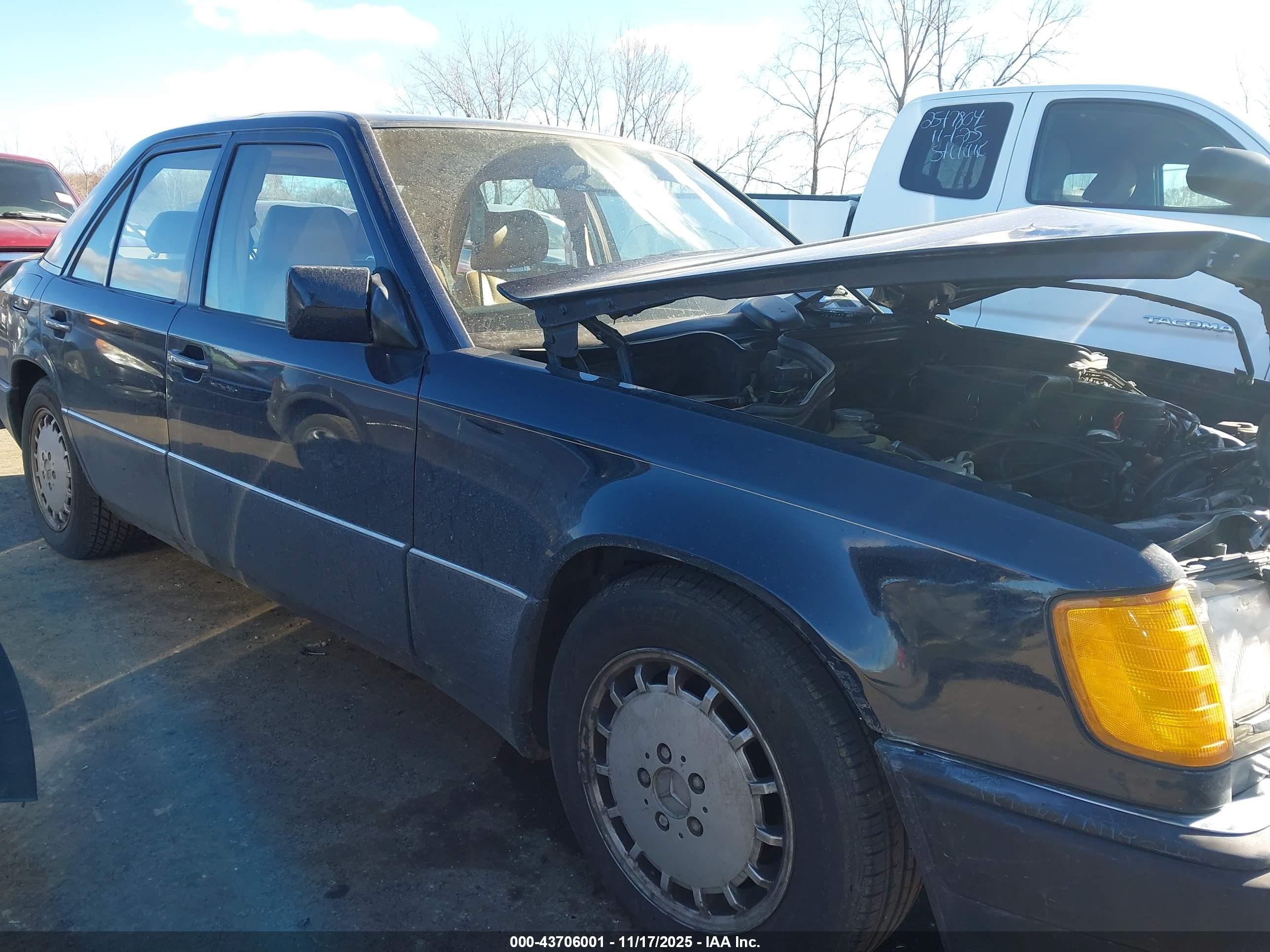 1991 Mercedes-benz 300 E Черный vin: WDBEA30D2MB400741