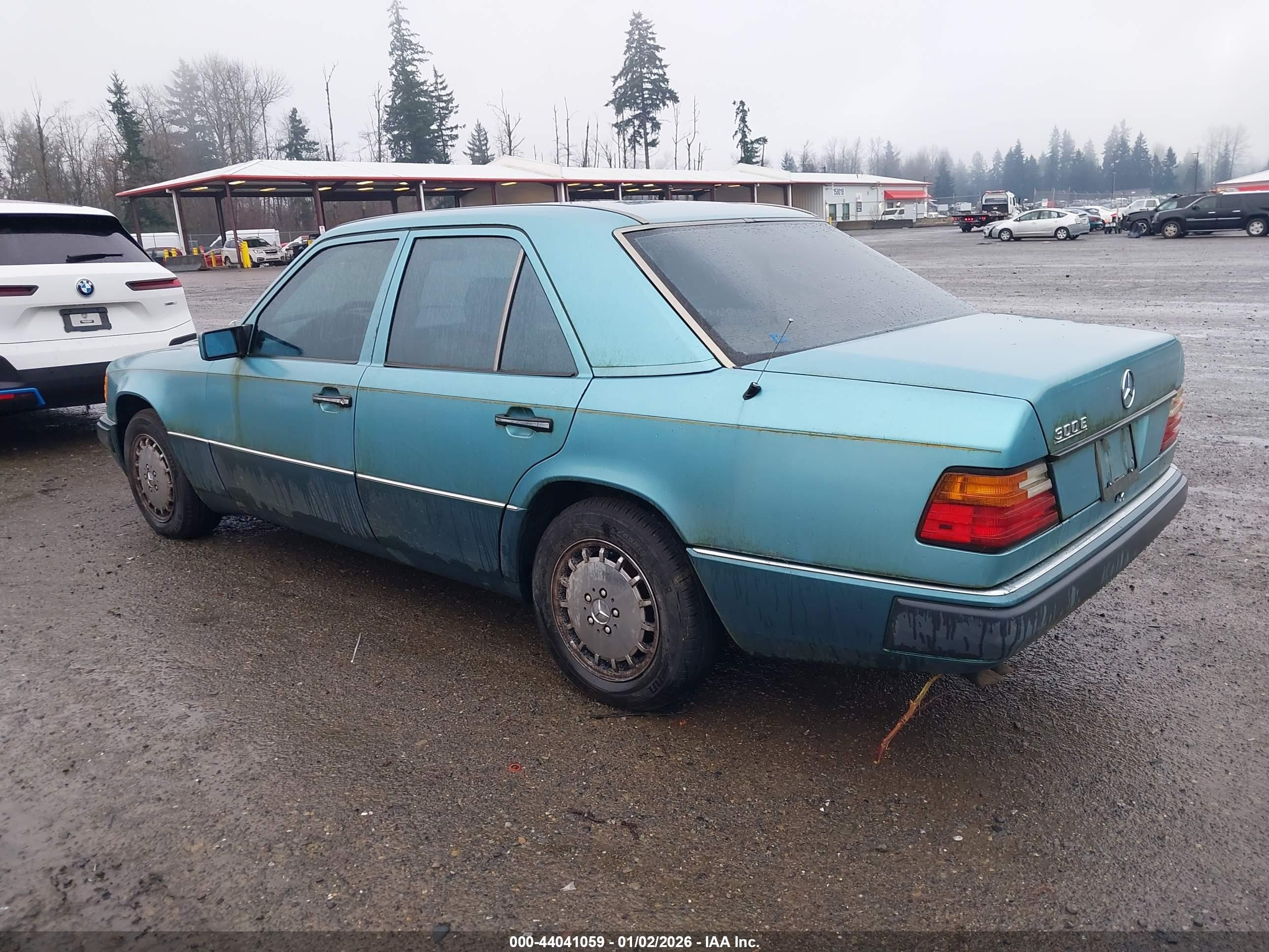 1991 Mercedes-benz 300 E Teal vin: WDBEA30D2MB442133