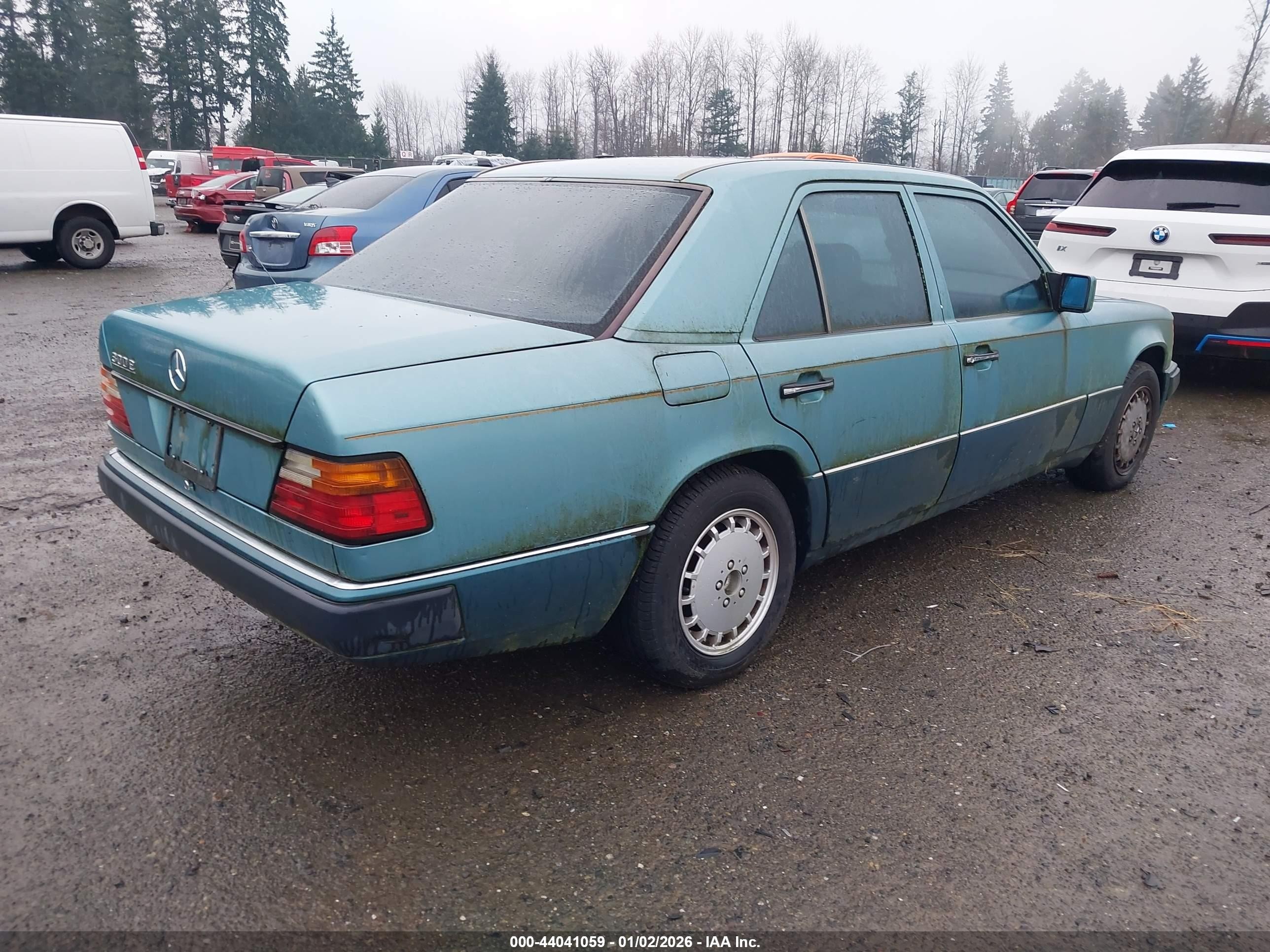 1991 Mercedes-benz 300 E Teal vin: WDBEA30D2MB442133