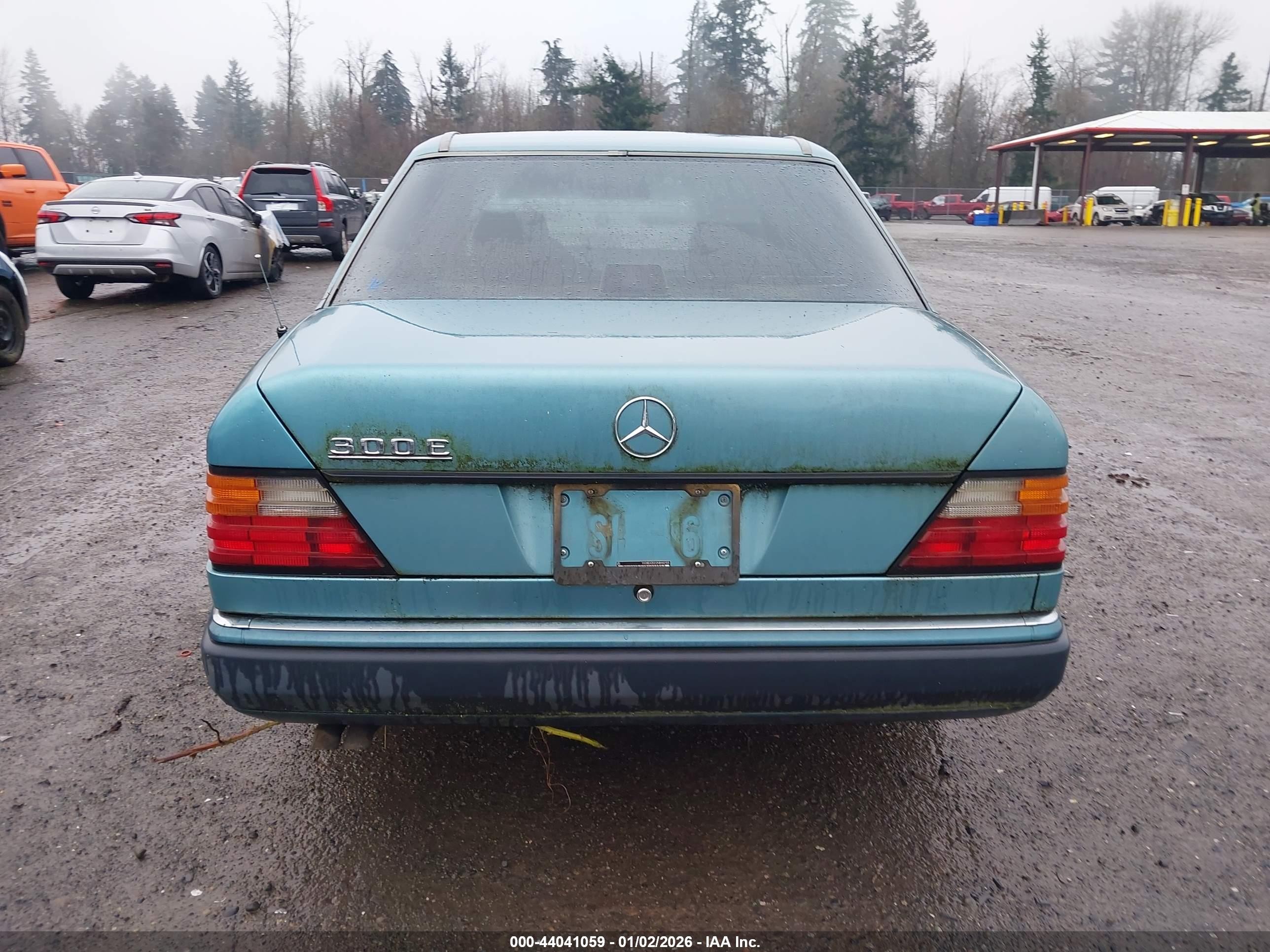 1991 Mercedes-benz 300 E Teal vin: WDBEA30D2MB442133