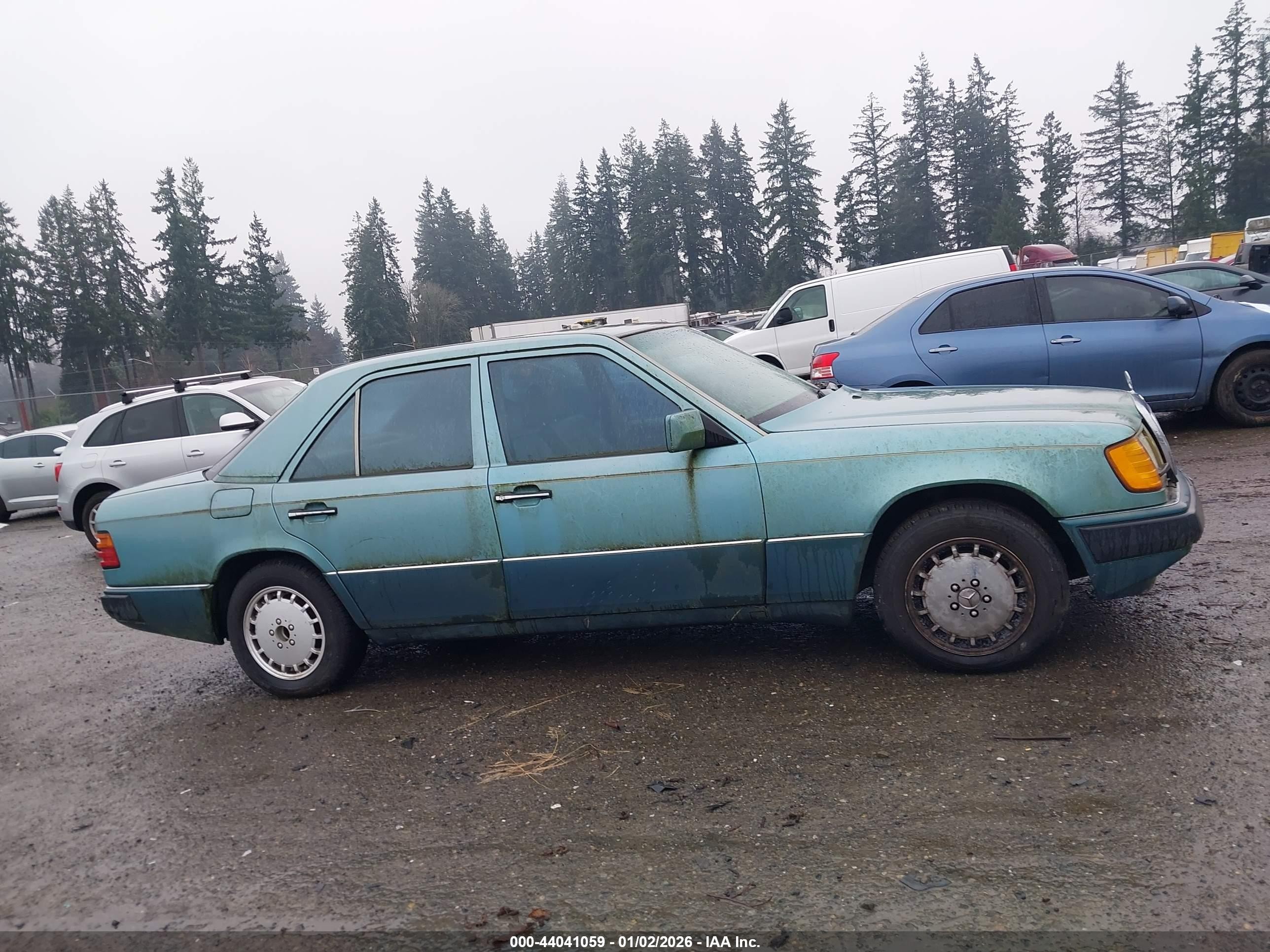 1991 Mercedes-benz 300 E Teal vin: WDBEA30D2MB442133