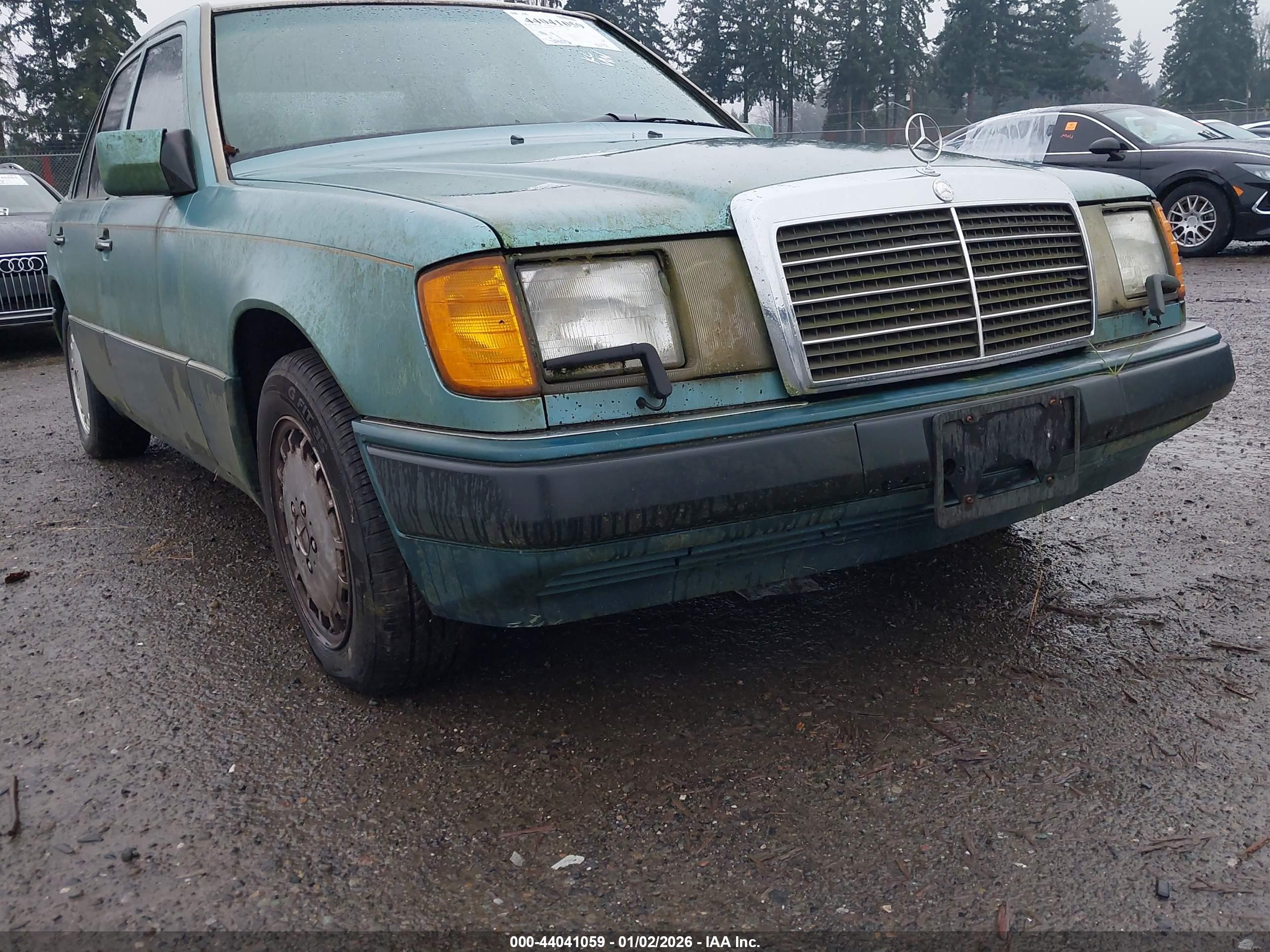 1991 Mercedes-benz 300 E Teal vin: WDBEA30D2MB442133