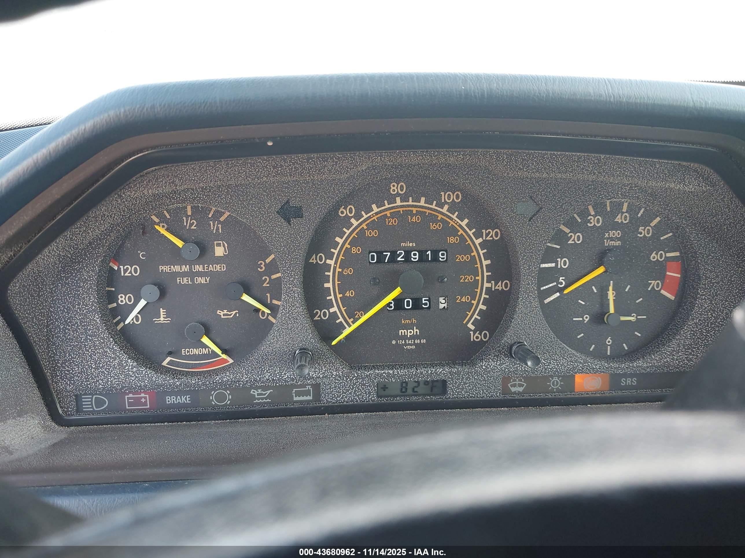 1990 Mercedes-benz 300 E Silver vin: WDBEA30D3LB109261