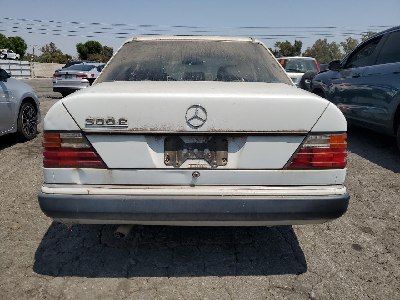 1991 Mercedes-benz 300 E White vin: WDBEA30D3MB457840