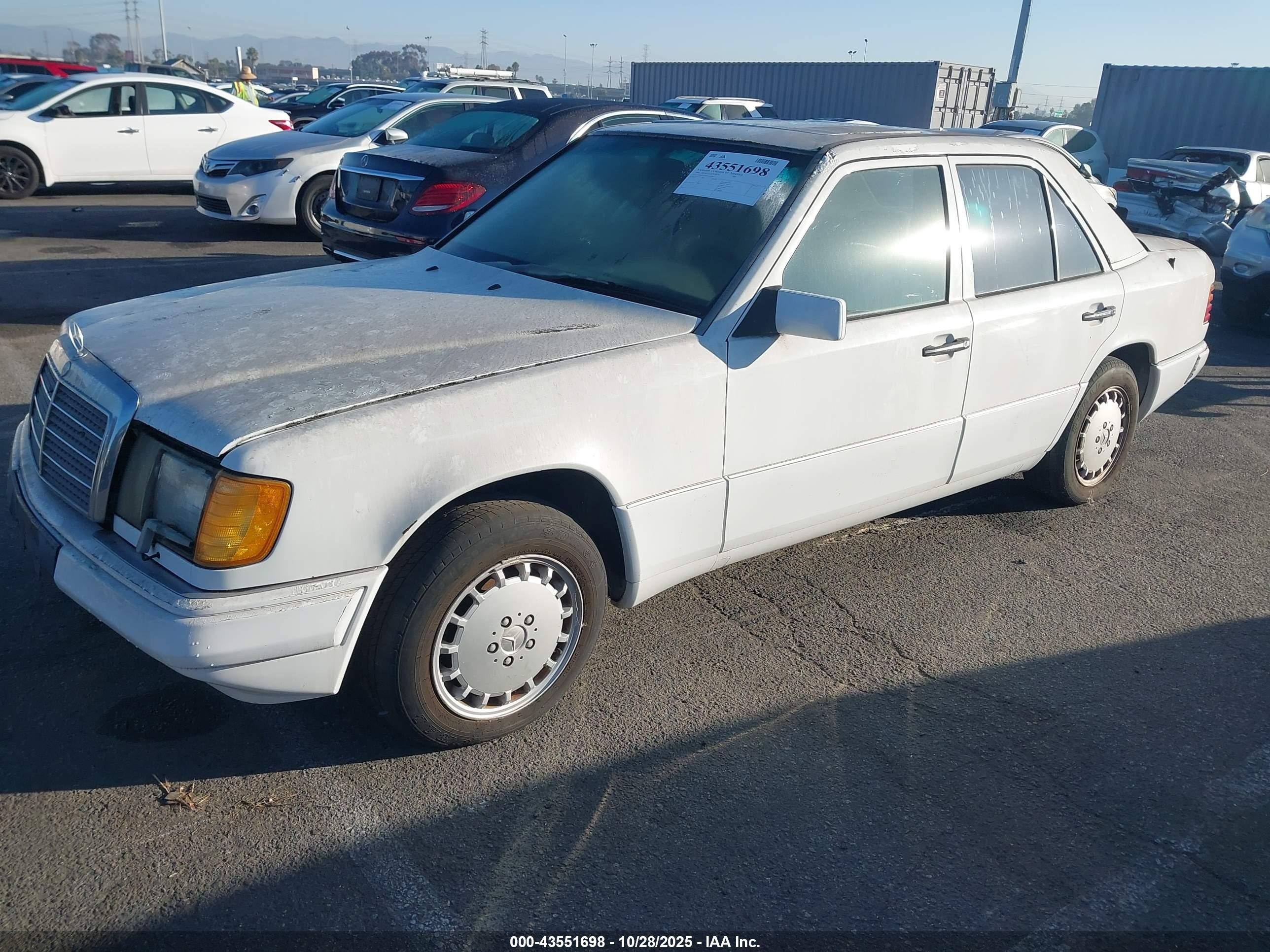 1990 Mercedes-benz 300 E Белый vin: WDBEA30D4LB200863