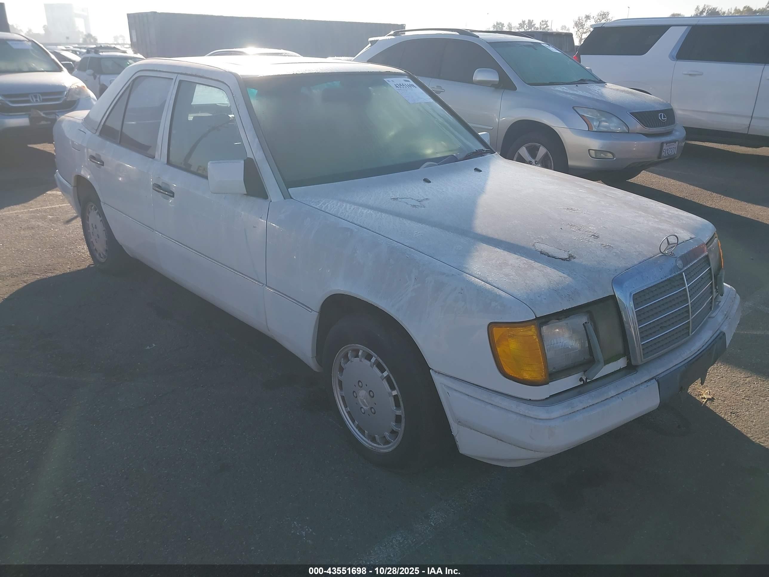 1990 Mercedes-benz 300 E Белый vin: WDBEA30D4LB200863