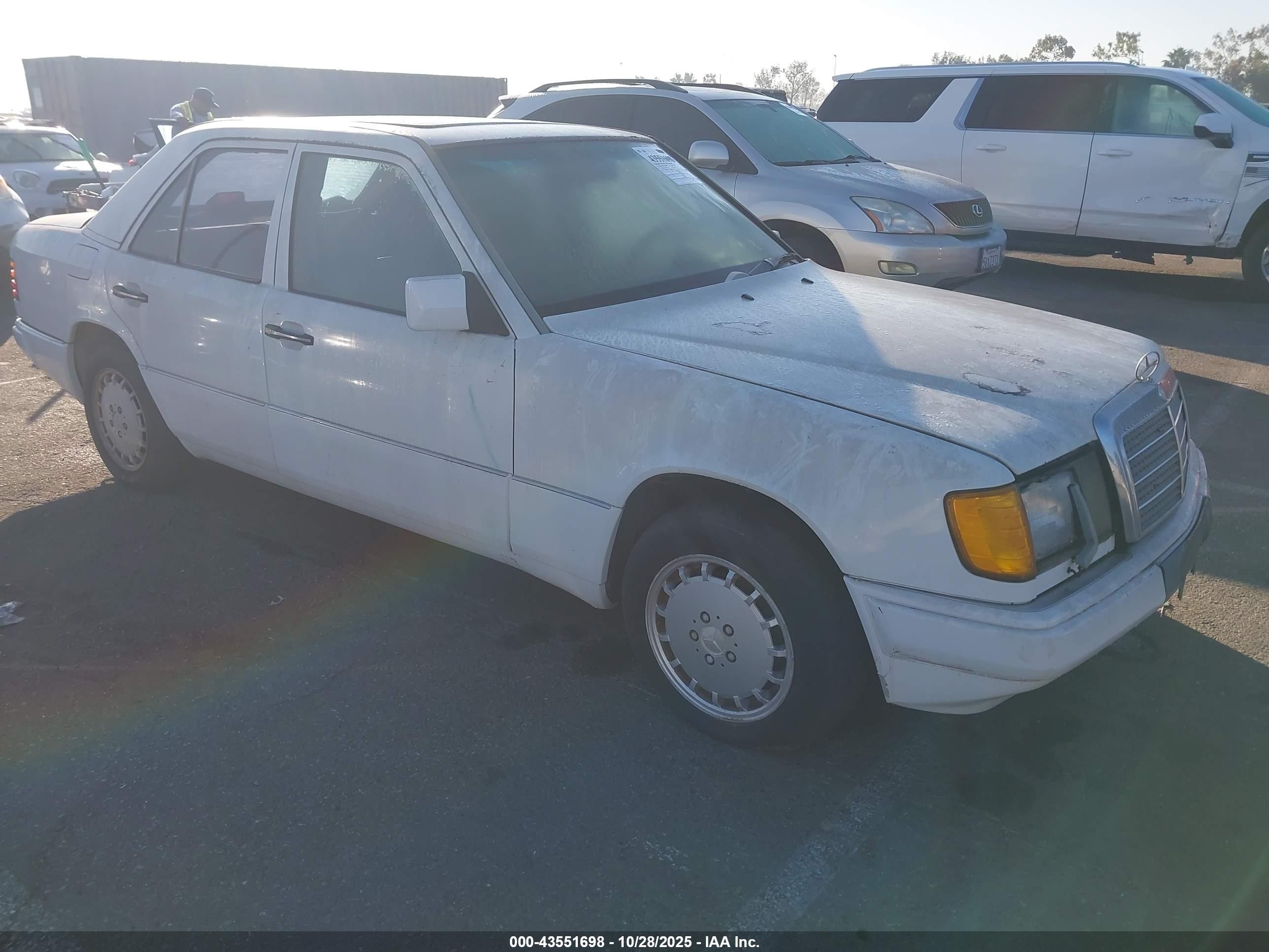 1990 Mercedes-benz 300 E Белый vin: WDBEA30D4LB200863