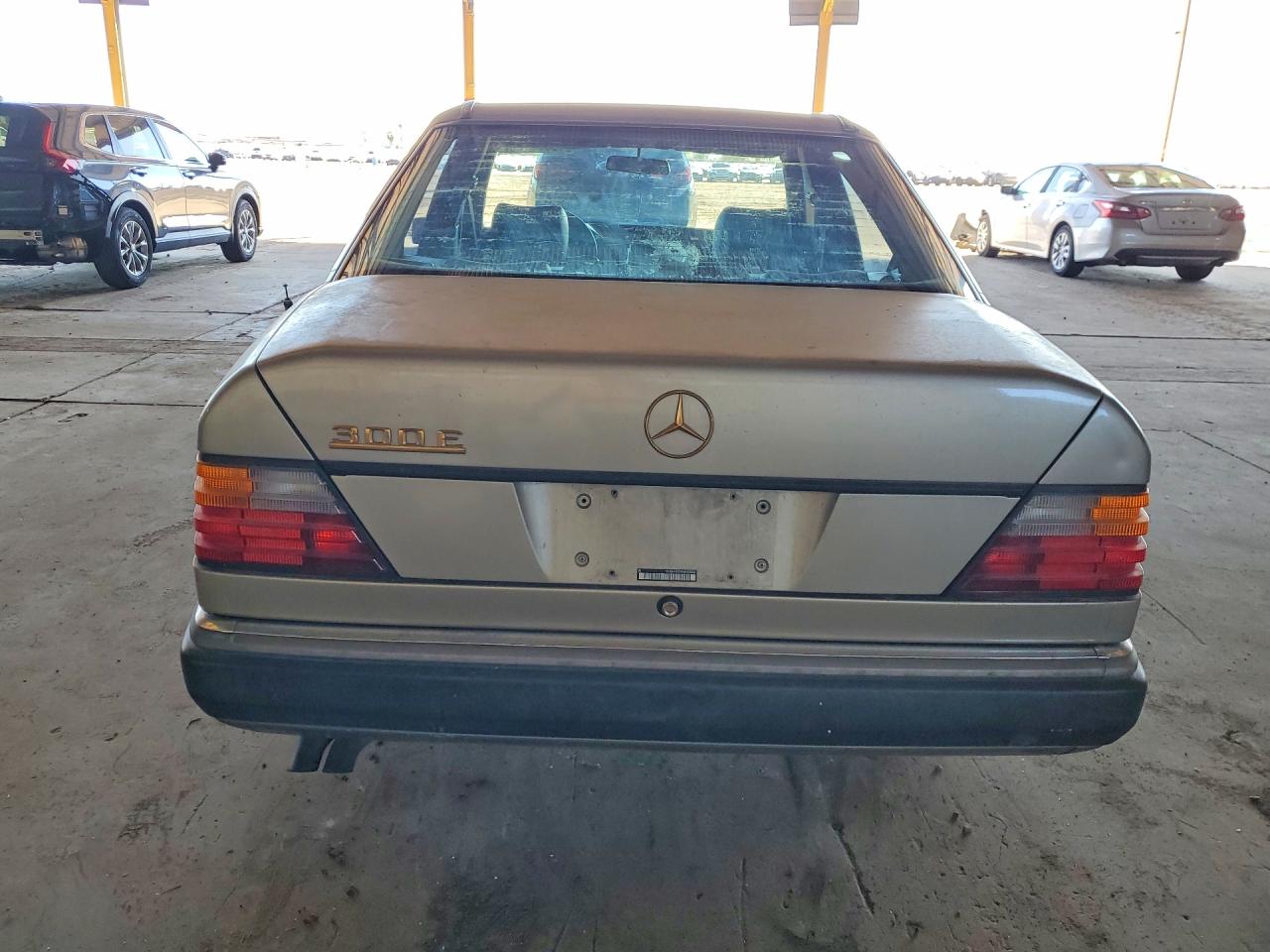 1991 Mercedes-benz 300 E Silver vin: WDBEA30D4MB330806