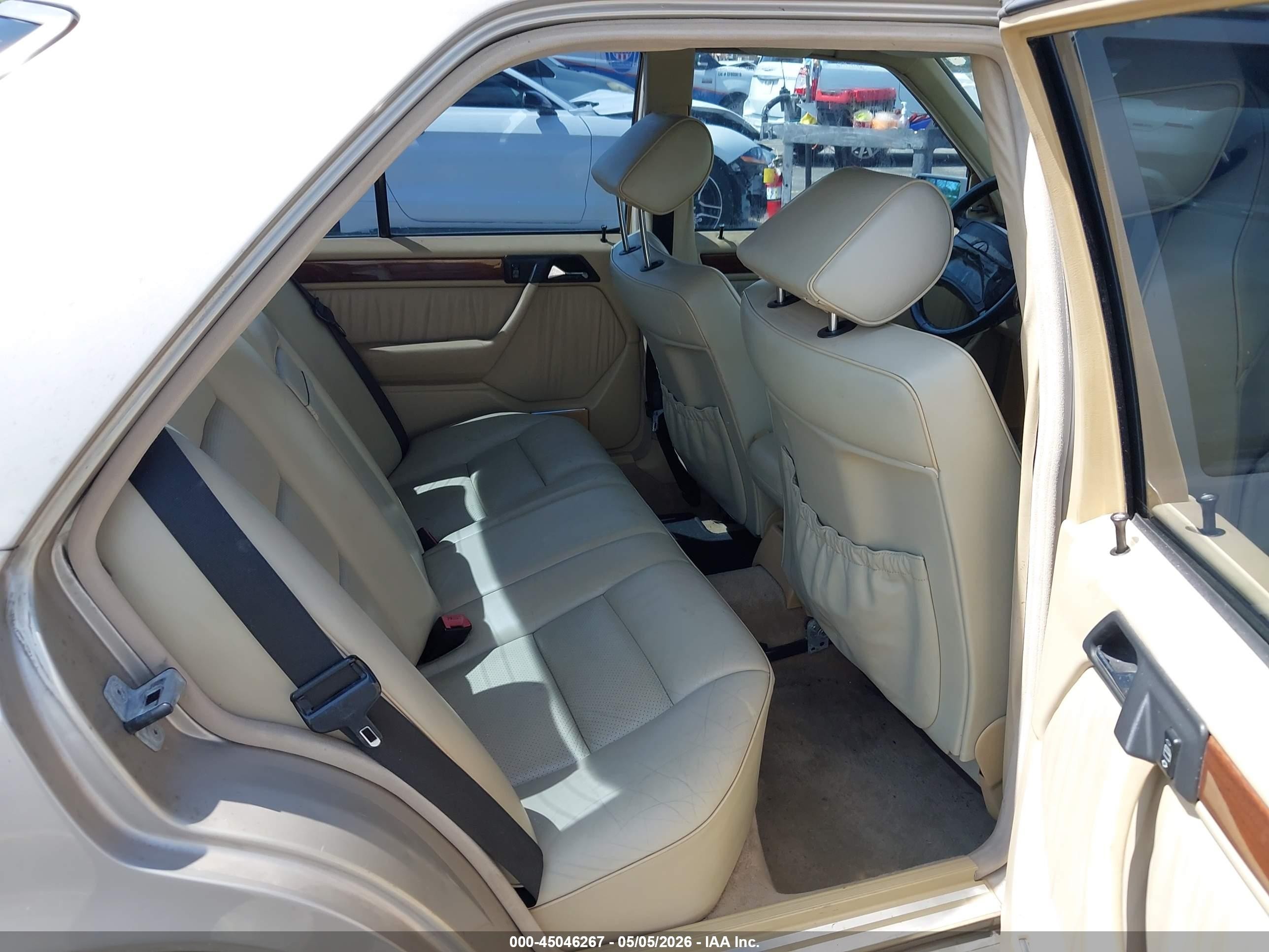1991 Mercedes-benz 300 E Tan vin: WDBEA30D5MB337070