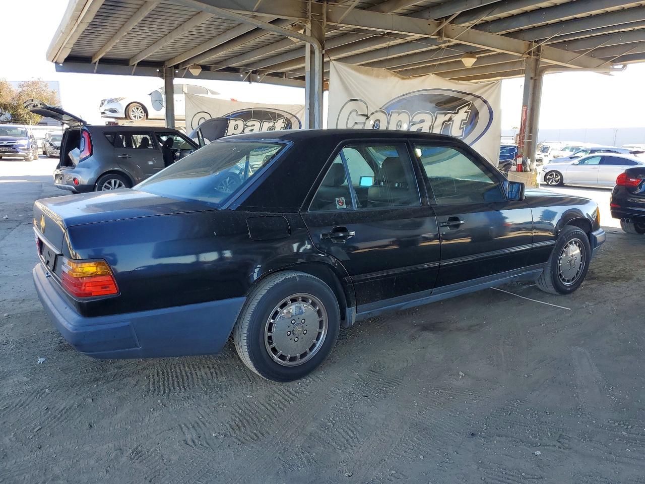 1989 Mercedes-benz 300 E Black vin: WDBEA30D6KA989165