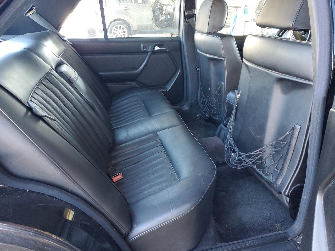 1989 Mercedes-benz 300 E Black vin: WDBEA30D6KA989165