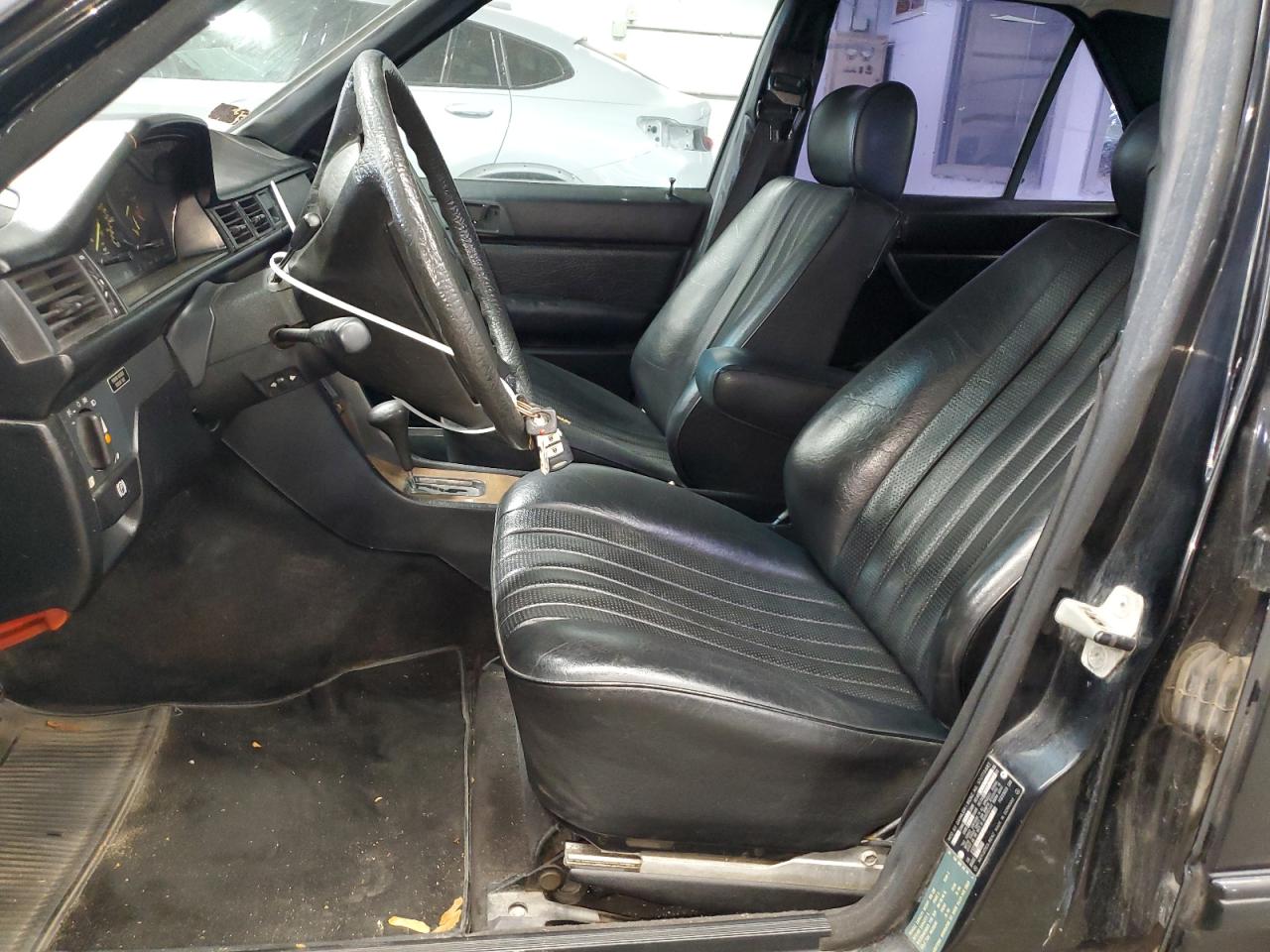 1986 Mercedes-benz 300 E Black vin: WDBEA30D7GA275777