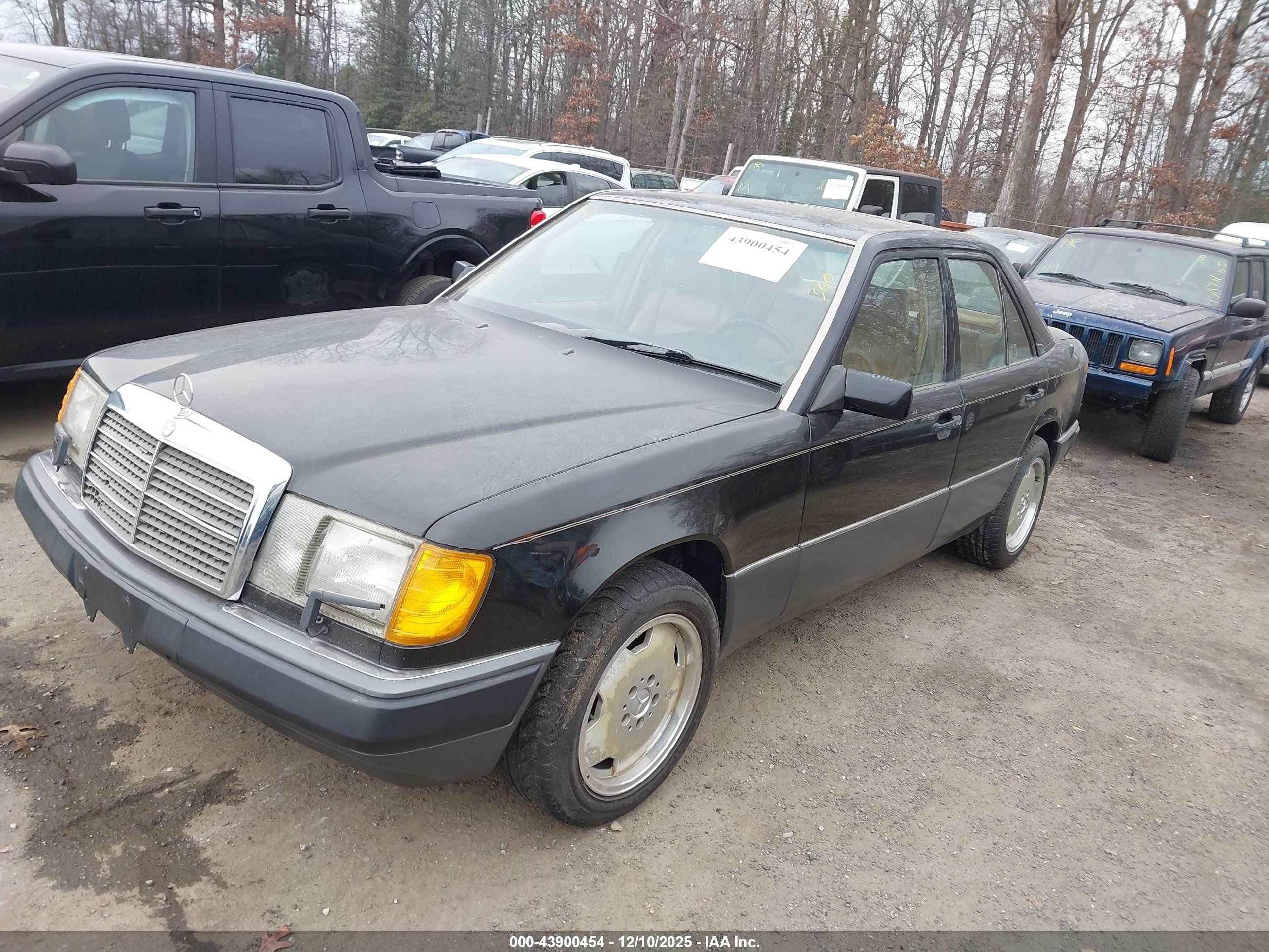 1990 Mercedes-benz 300 E Black vin: WDBEA30D7LB152291