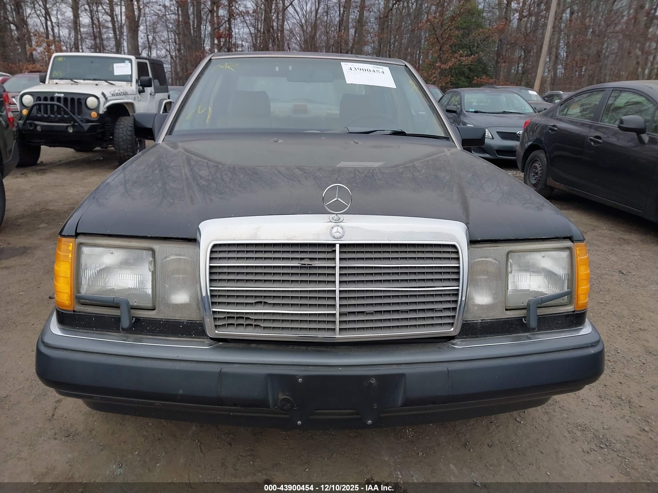 1990 Mercedes-benz 300 E Black vin: WDBEA30D7LB152291