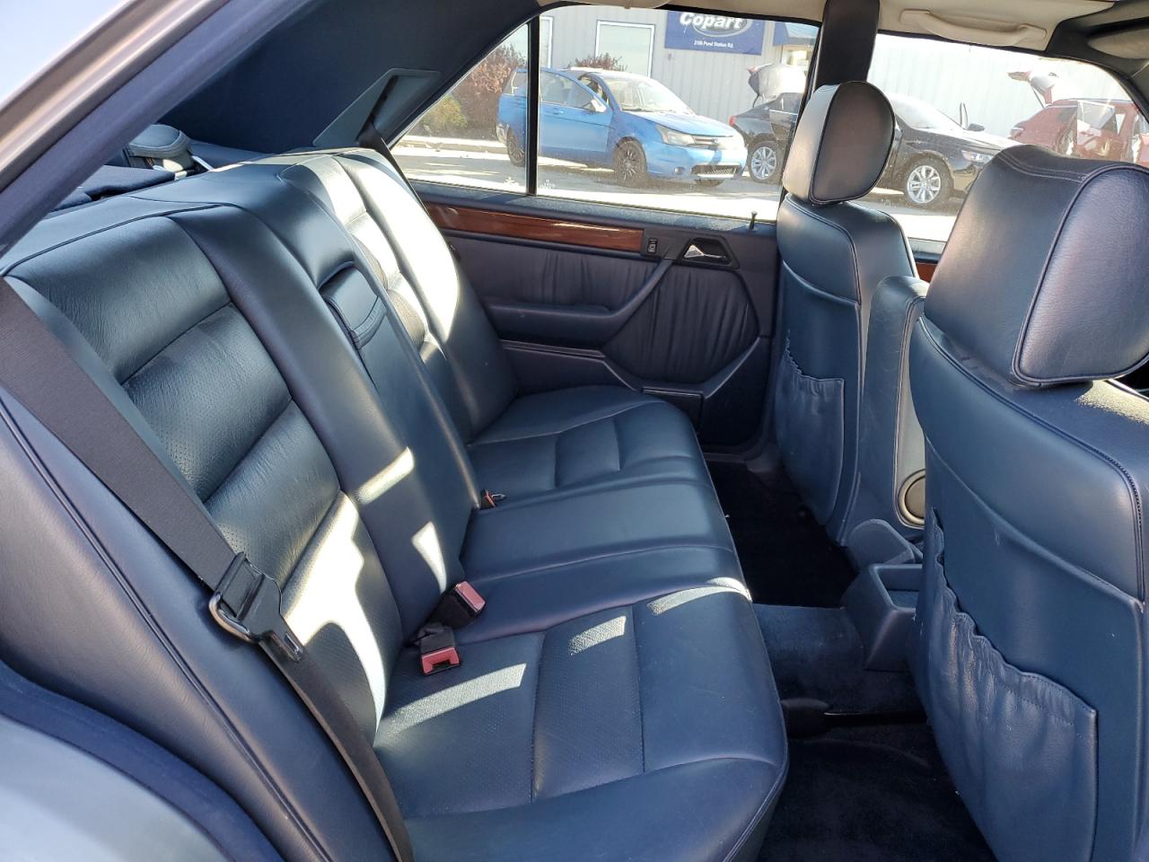 1990 Mercedes-benz 300 E Серый vin: WDBEA30D7LB270339
