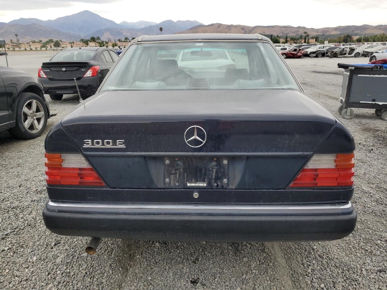 1991 Mercedes-benz 300 E Blue vin: WDBEA30D7MB336017